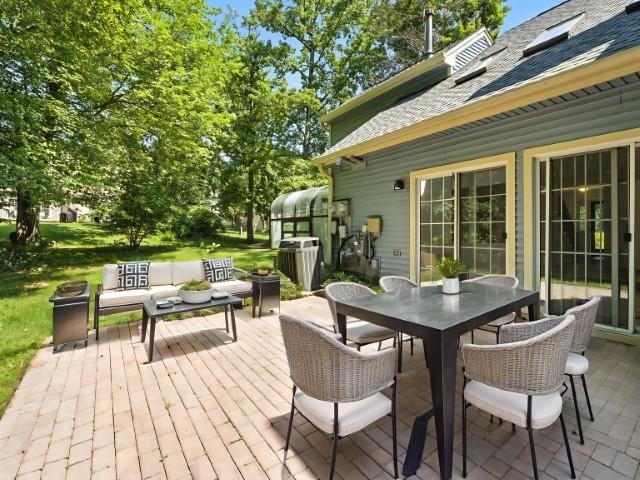 206 ASH CT