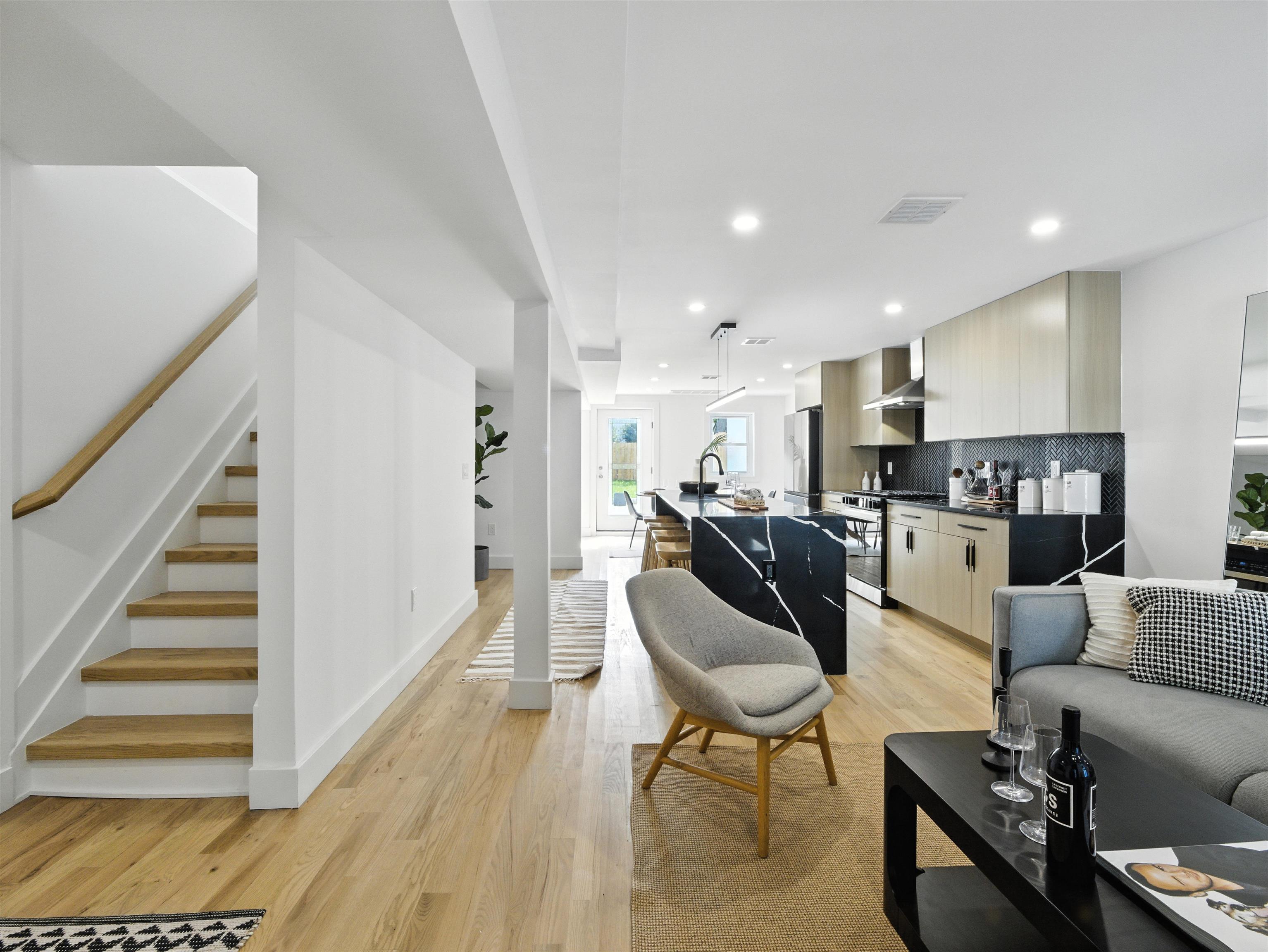 63 JEFFERSON AVE Unit: Duplex 1