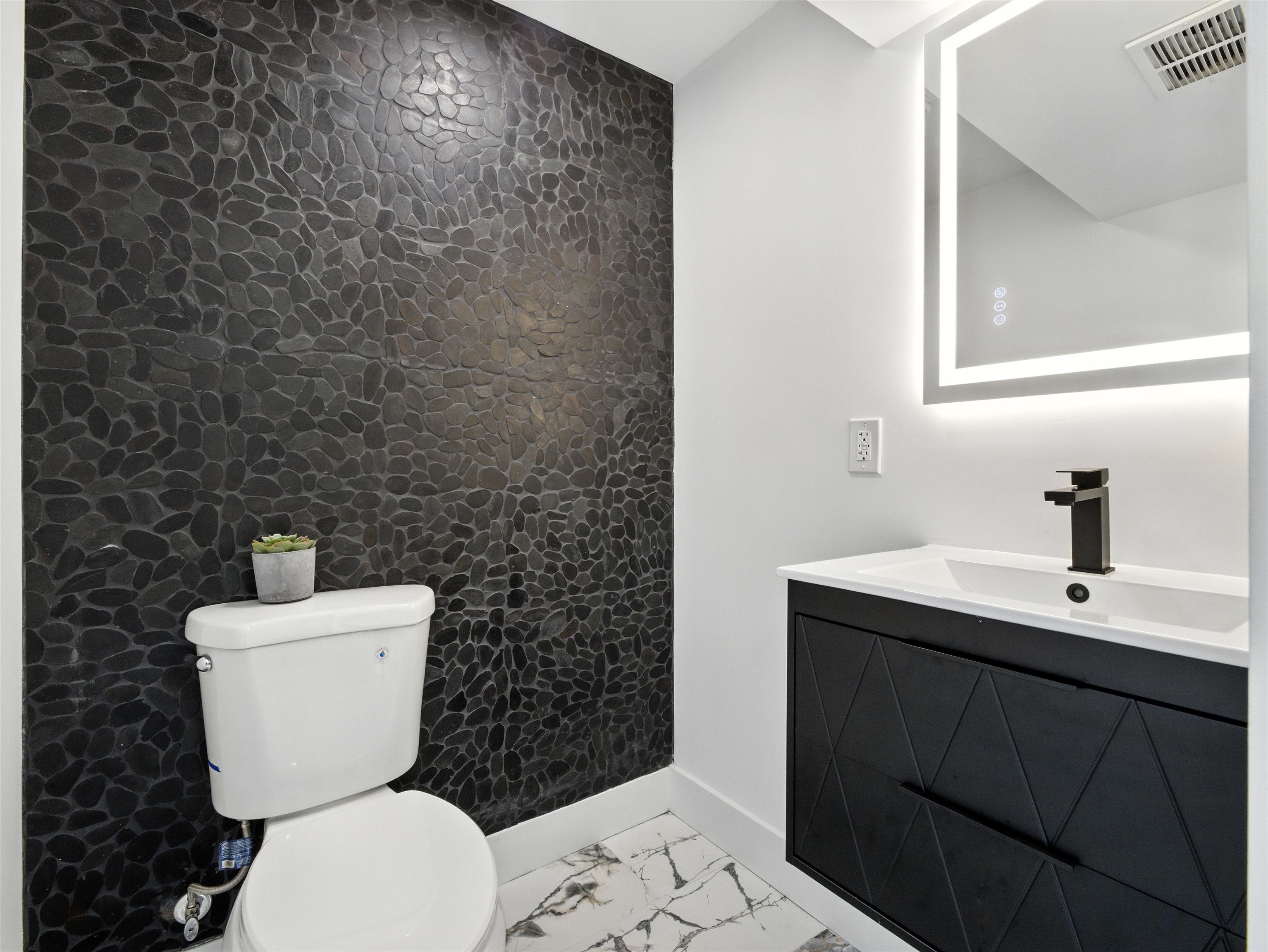 63 JEFFERSON AVE Unit: Duplex 1