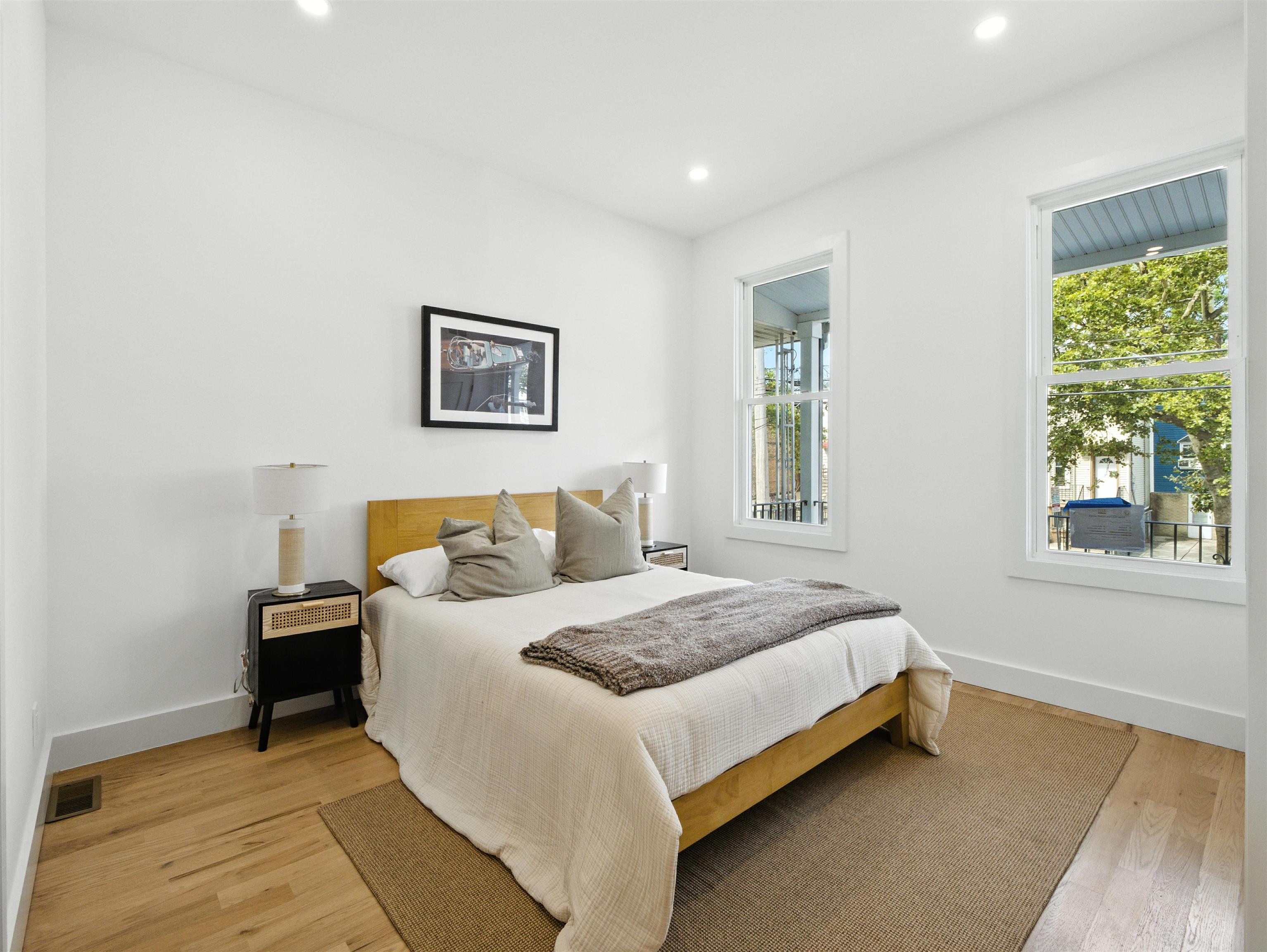 63 JEFFERSON AVE Unit: Duplex 1