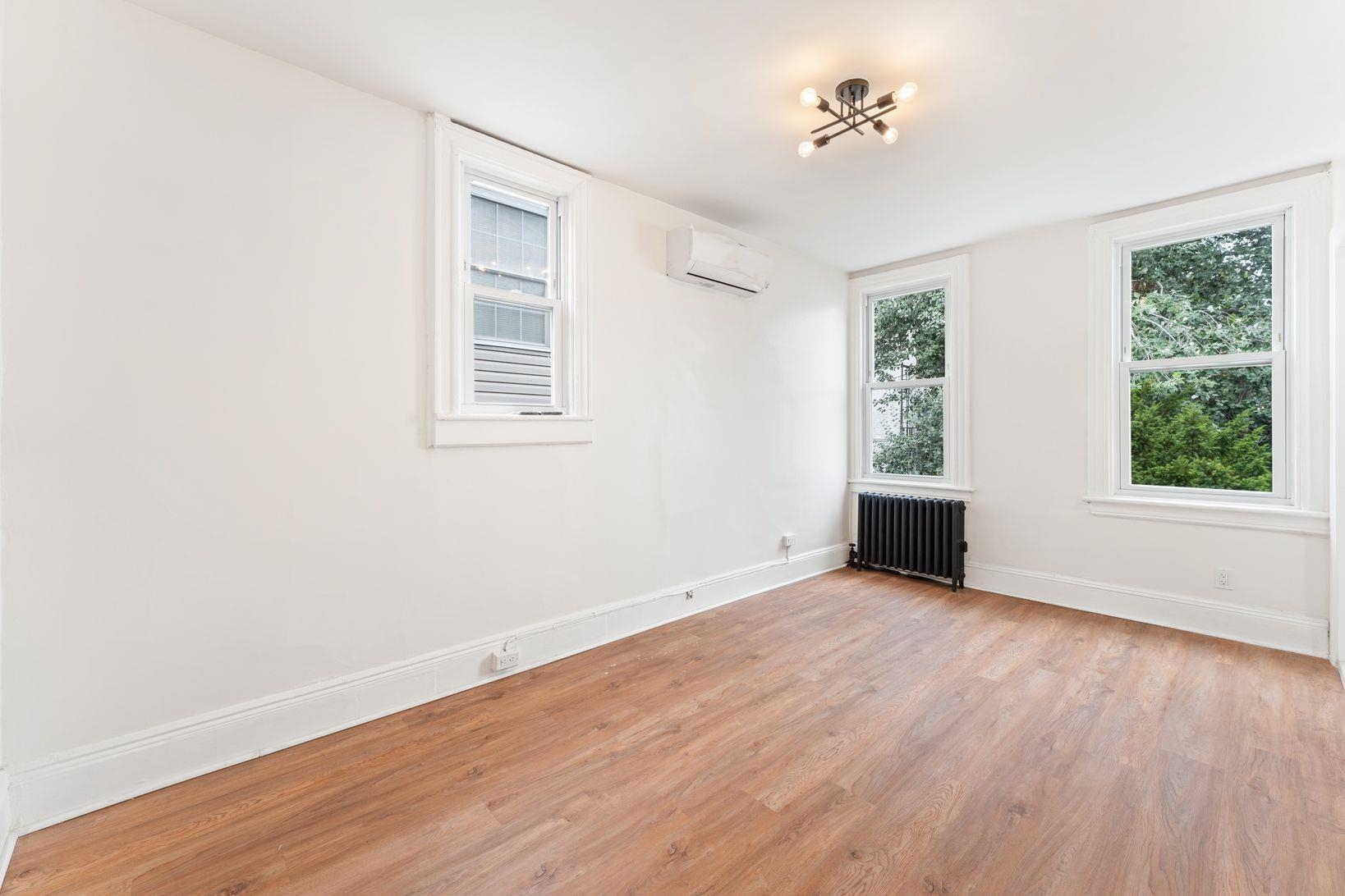 114 OAK ST