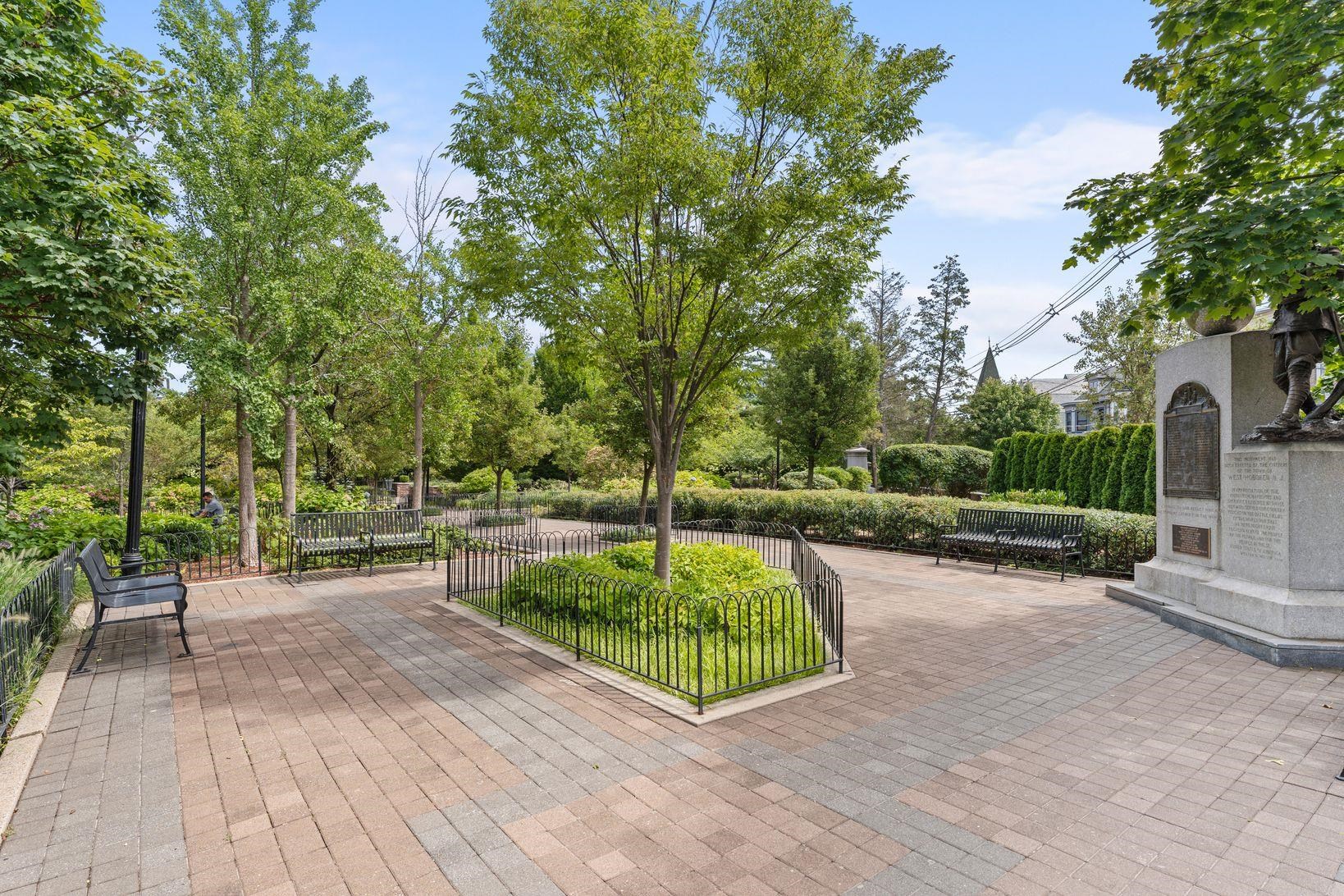 2402 PALISADE AVE Unit: APT 2