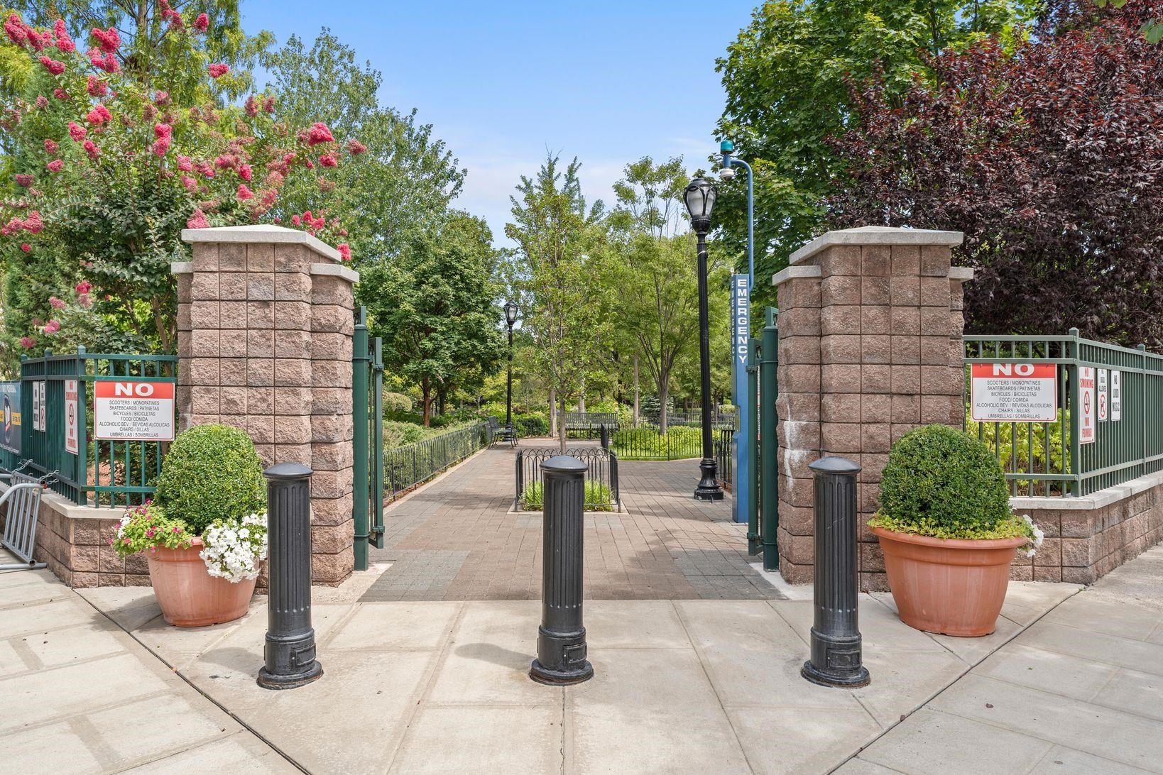2402 PALISADE AVE Unit: APT 2