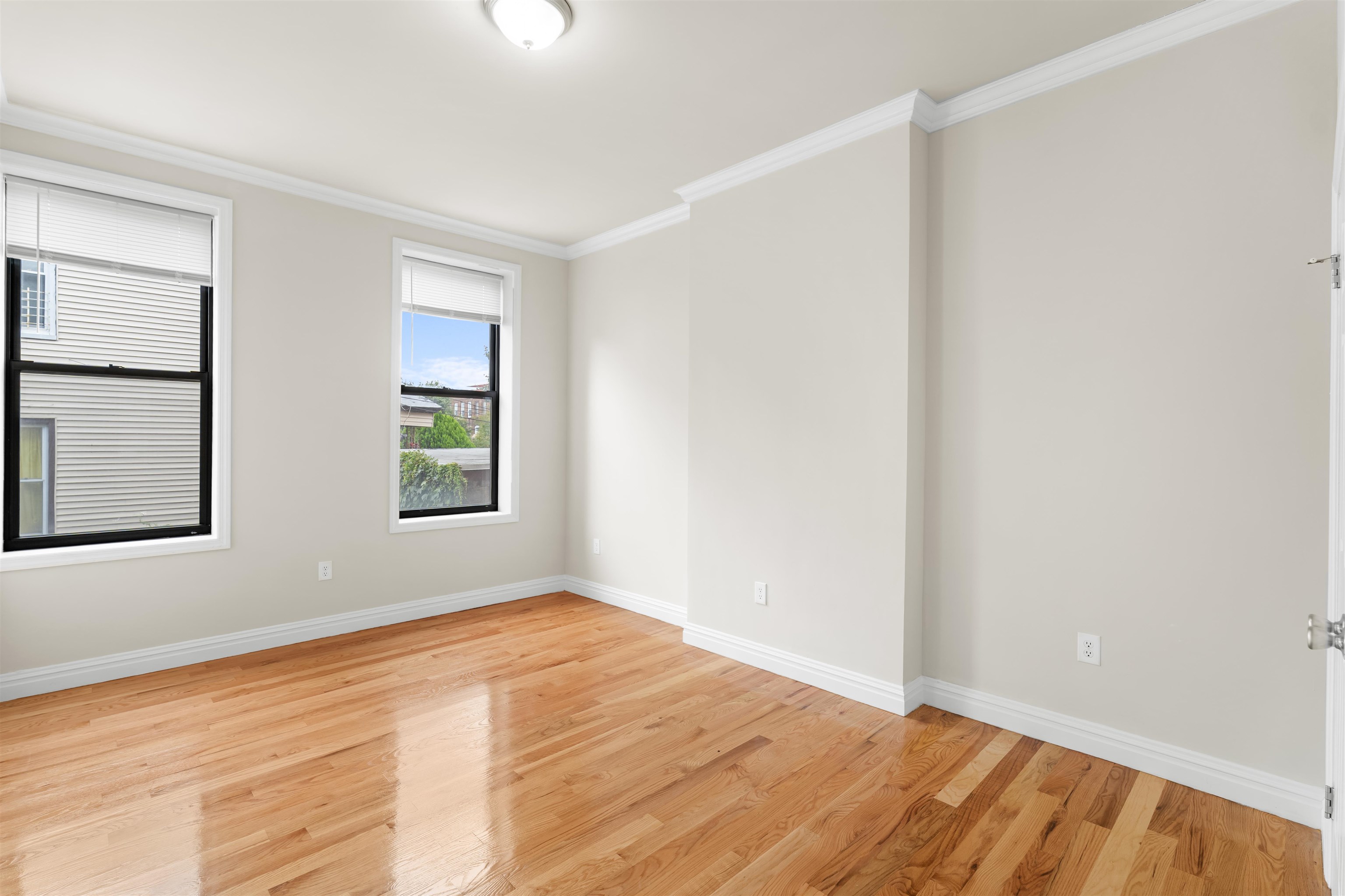 2402 PALISADE AVE Unit: APT 2