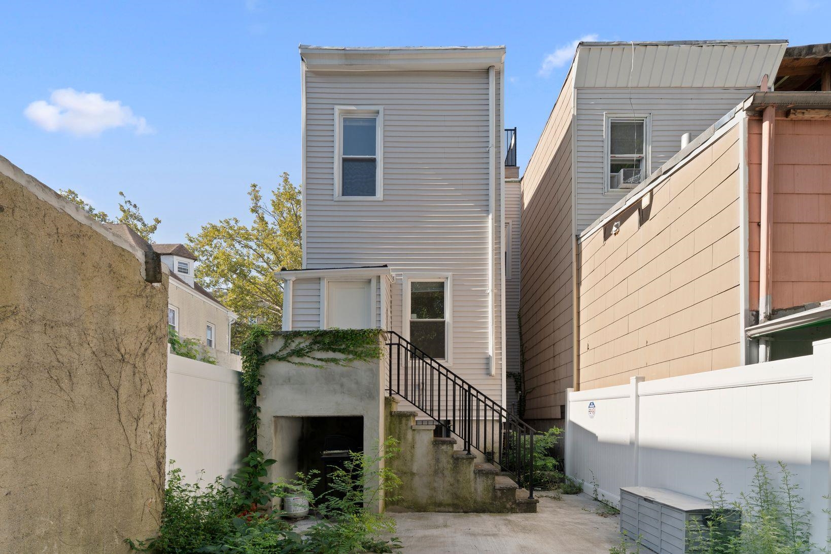 64 LINCOLN ST