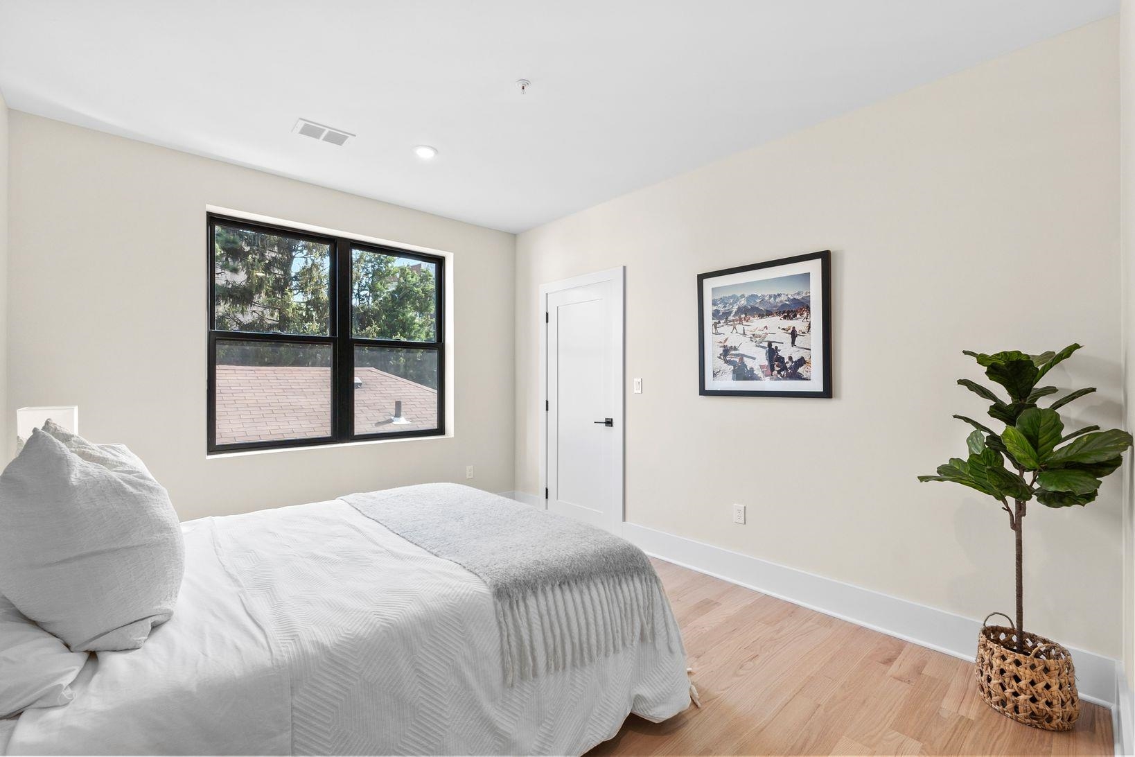 249 BERGEN AVE Unit: 201