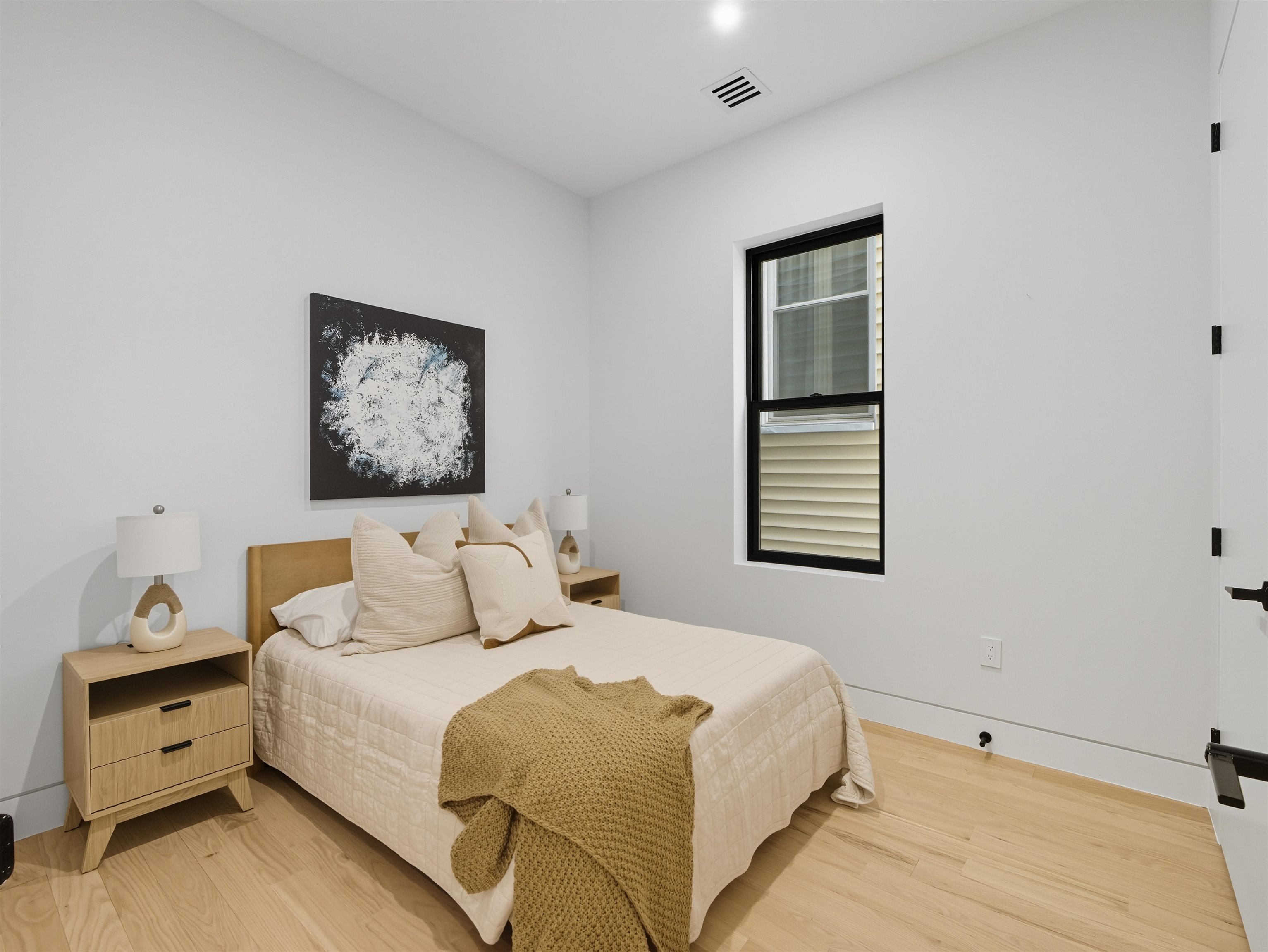 29 ARMSTRONG AVE Unit: 1L