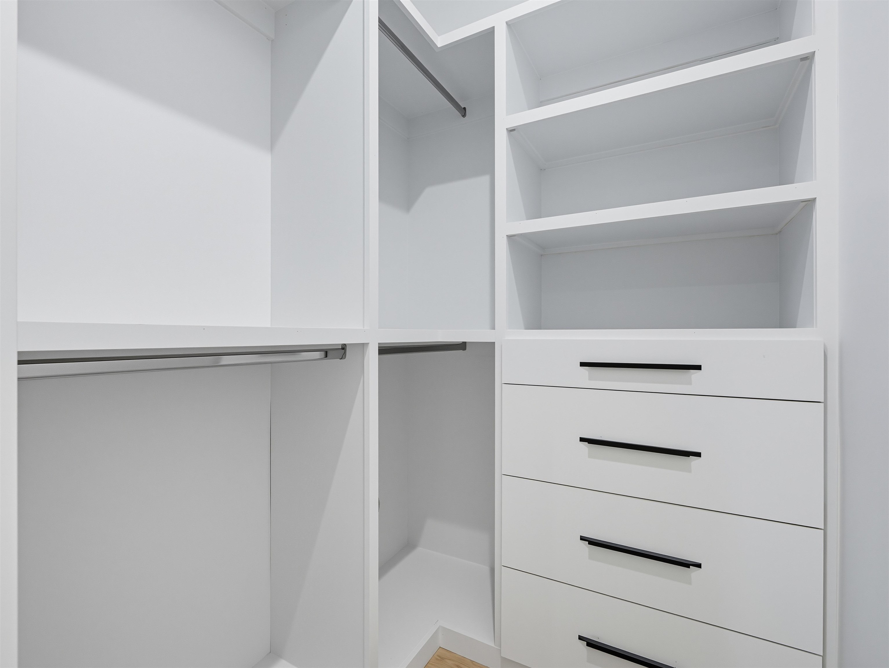 29 ARMSTRONG AVE Unit: 1L