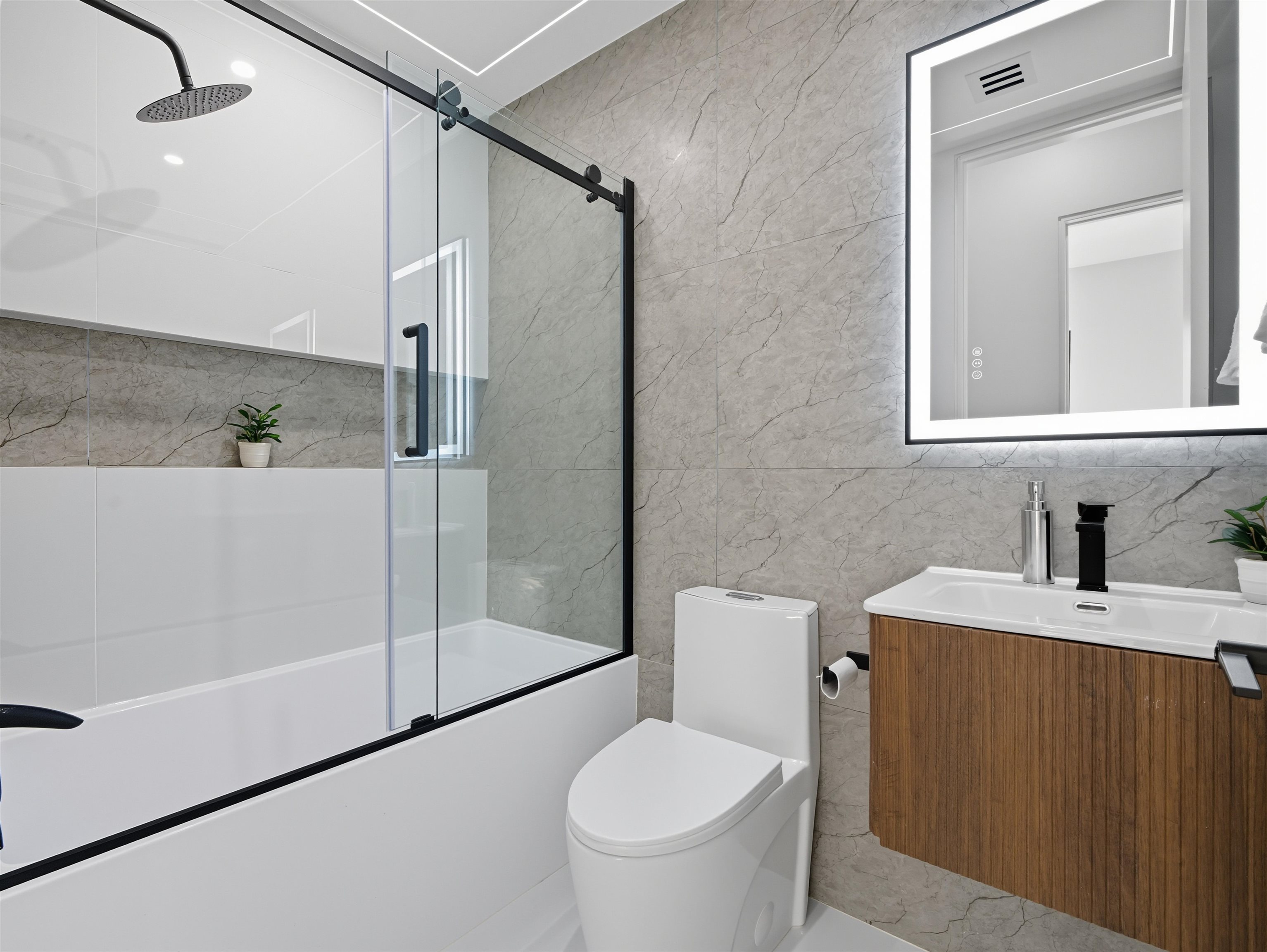 29 ARMSTRONG AVE Unit: 1L