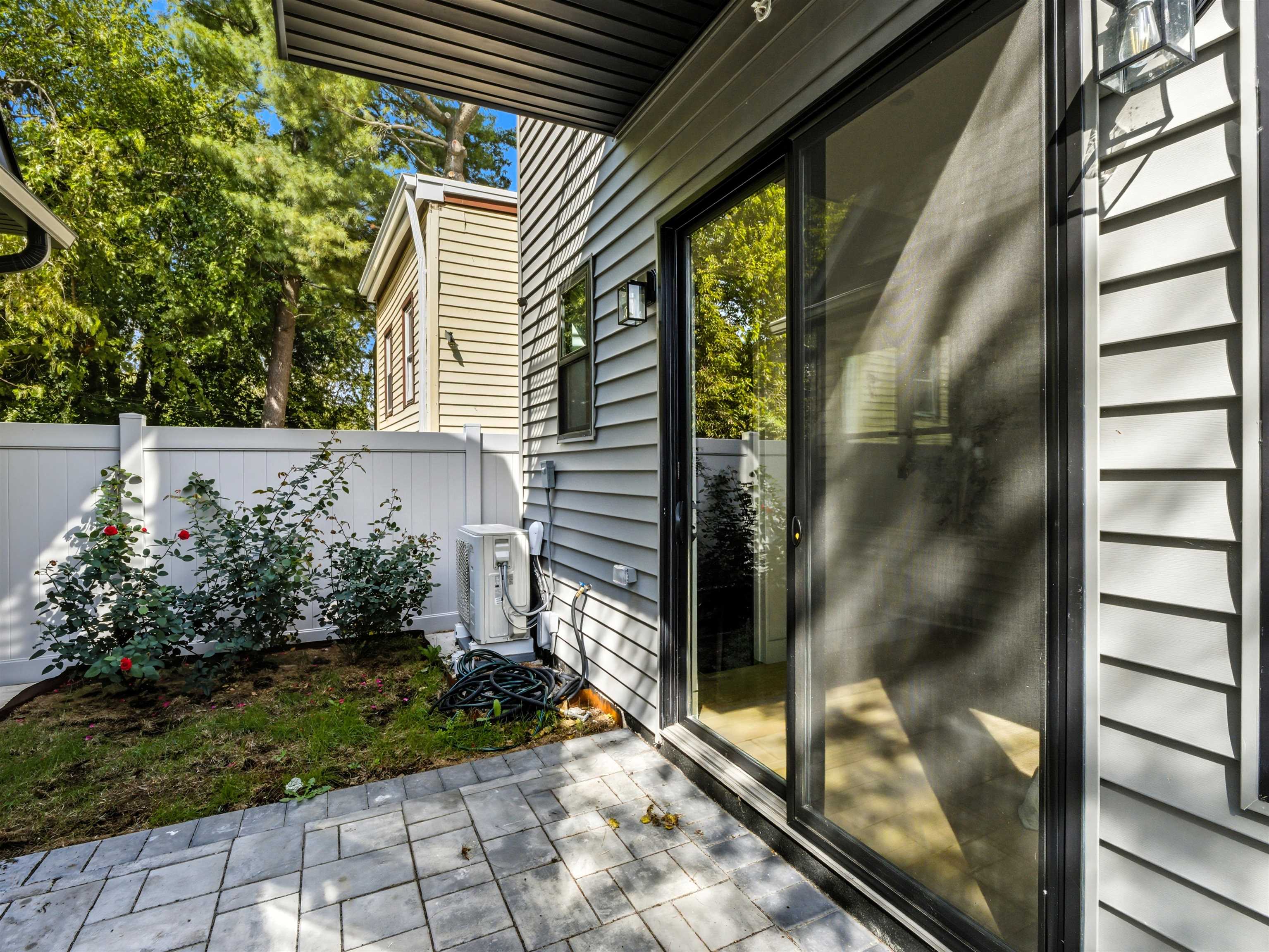 29 ARMSTRONG AVE Unit: 1L