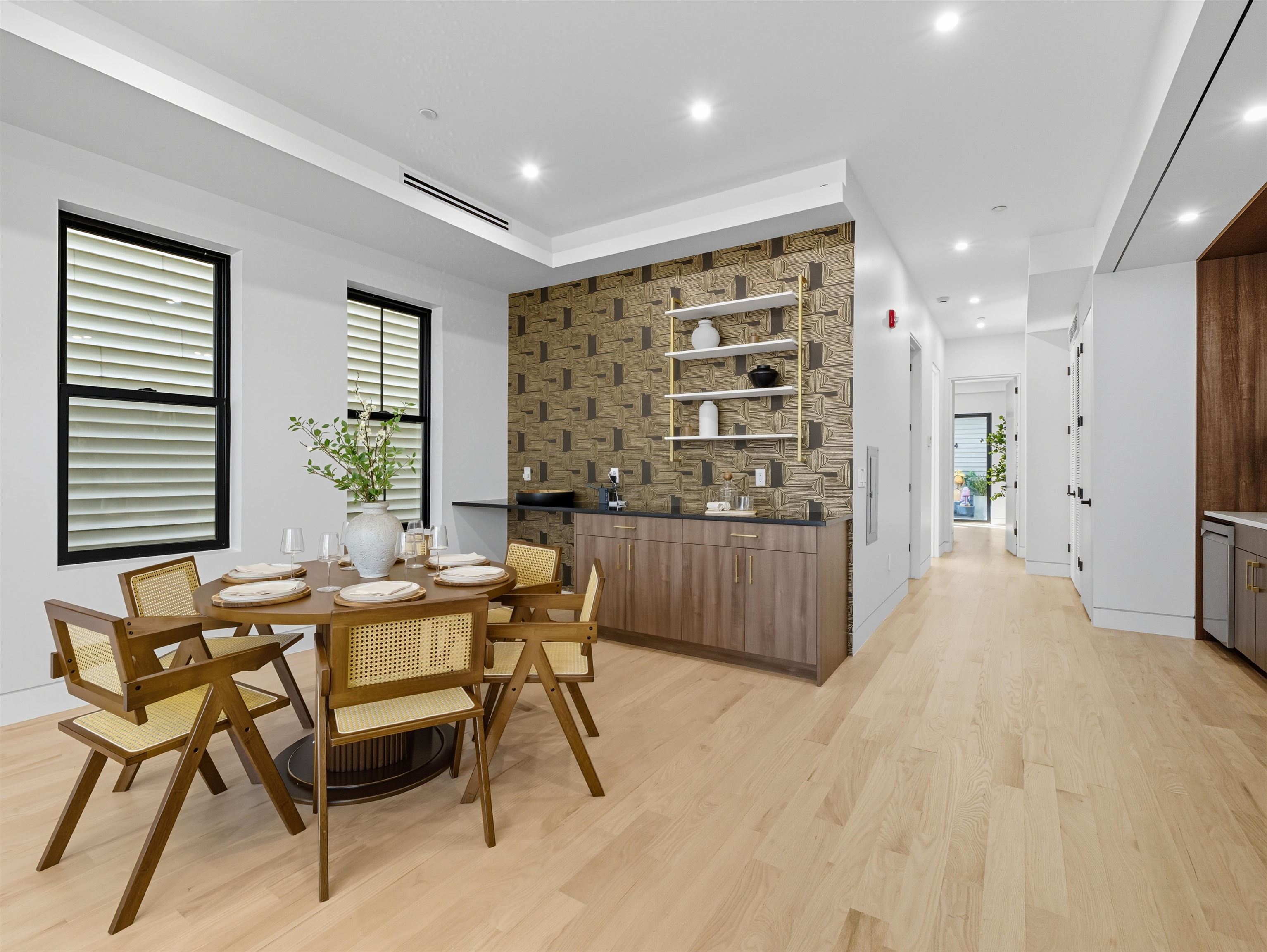 29 ARMSTRONG AVE Unit: 1L