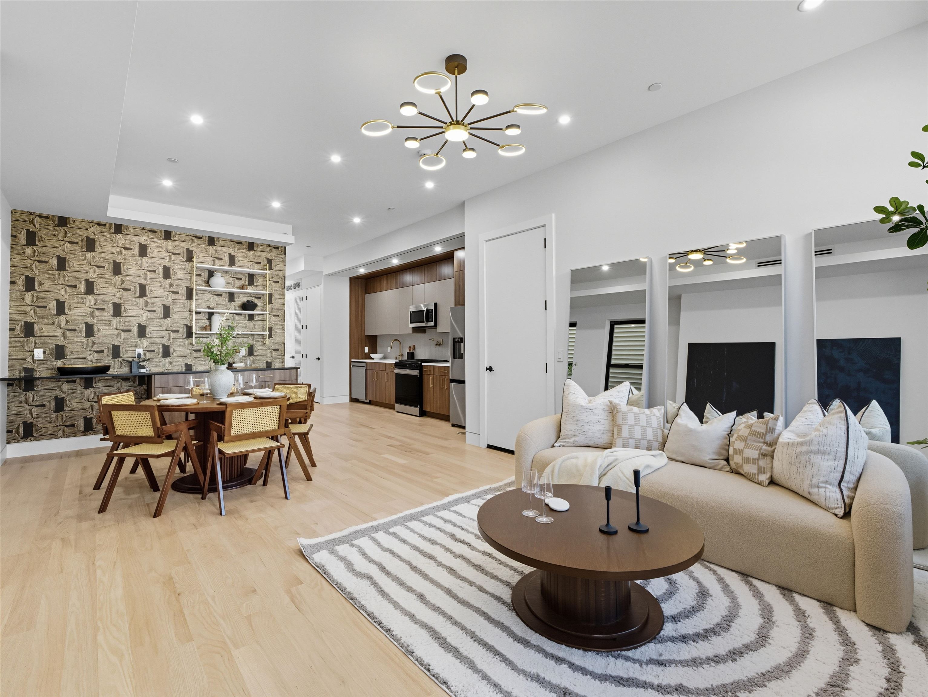 29 ARMSTRONG AVE Unit: 1L