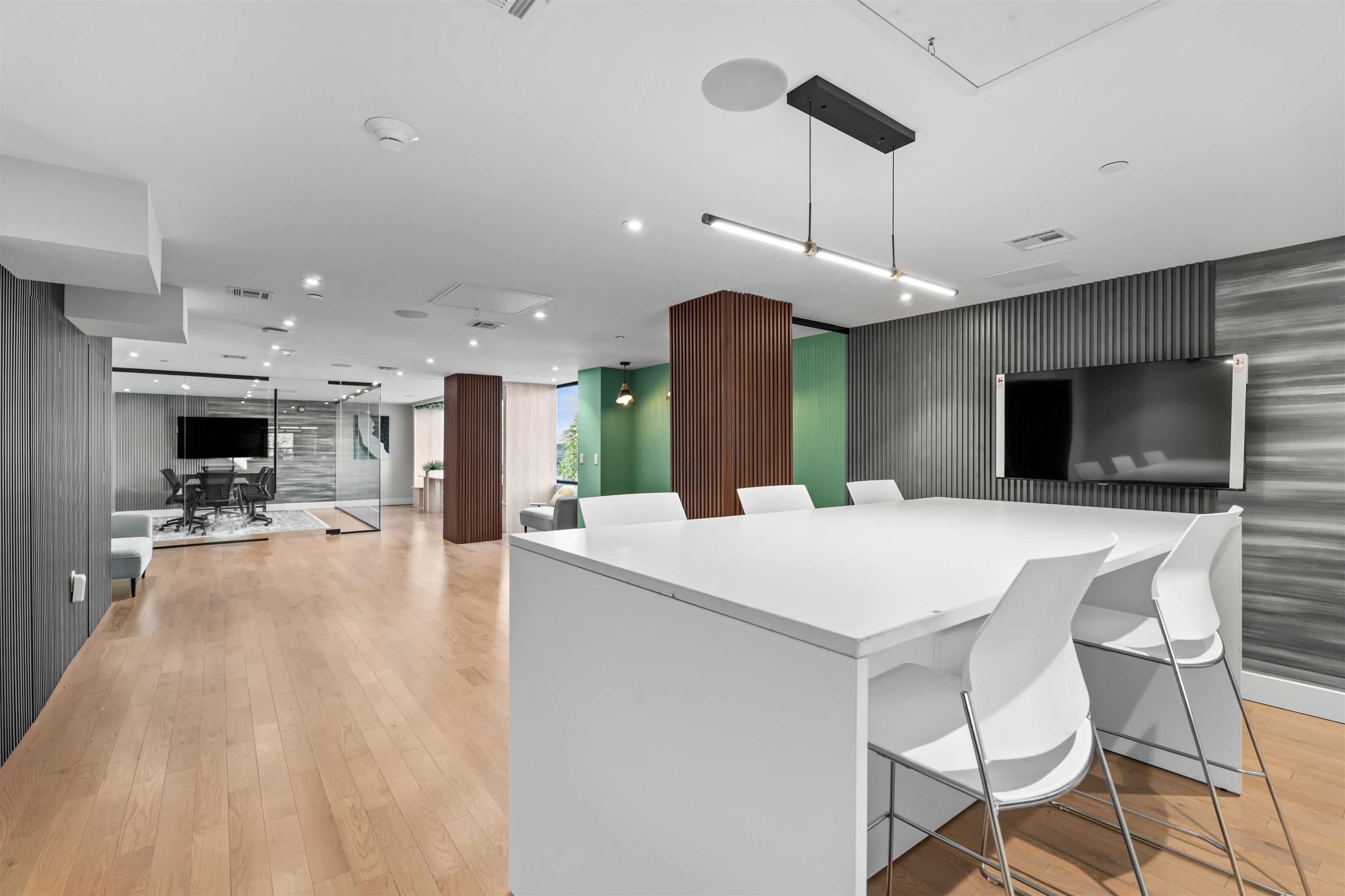 161 VAN WAGENEN AVE Unit: 212