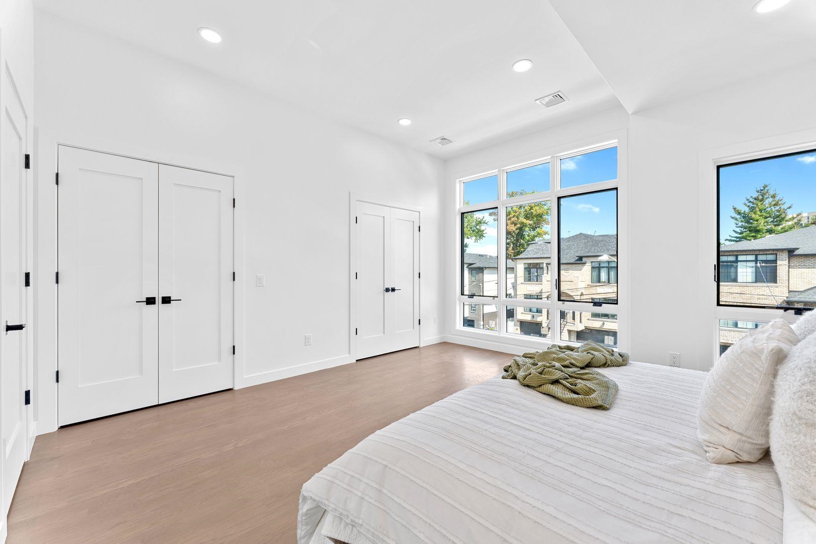 230 GRANT AVE