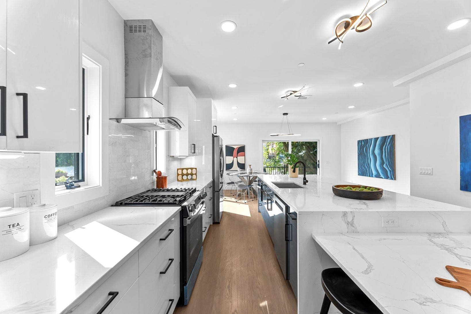 230 GRANT AVE