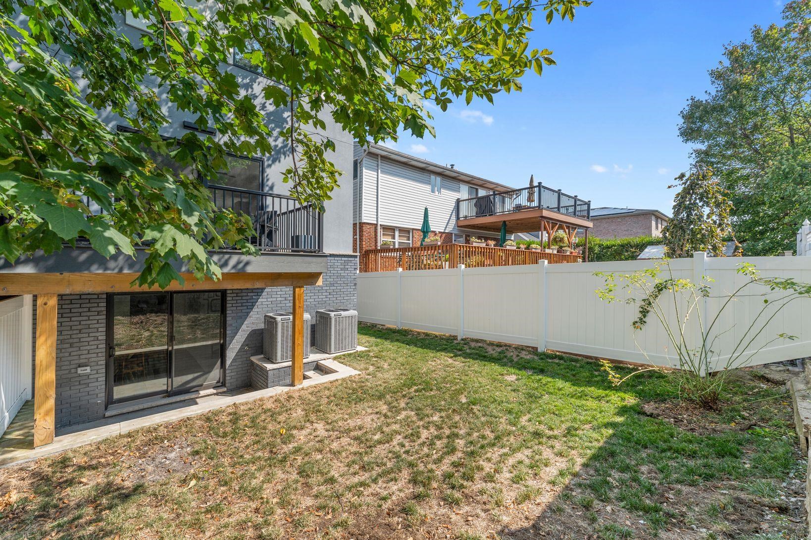 230 GRANT AVE