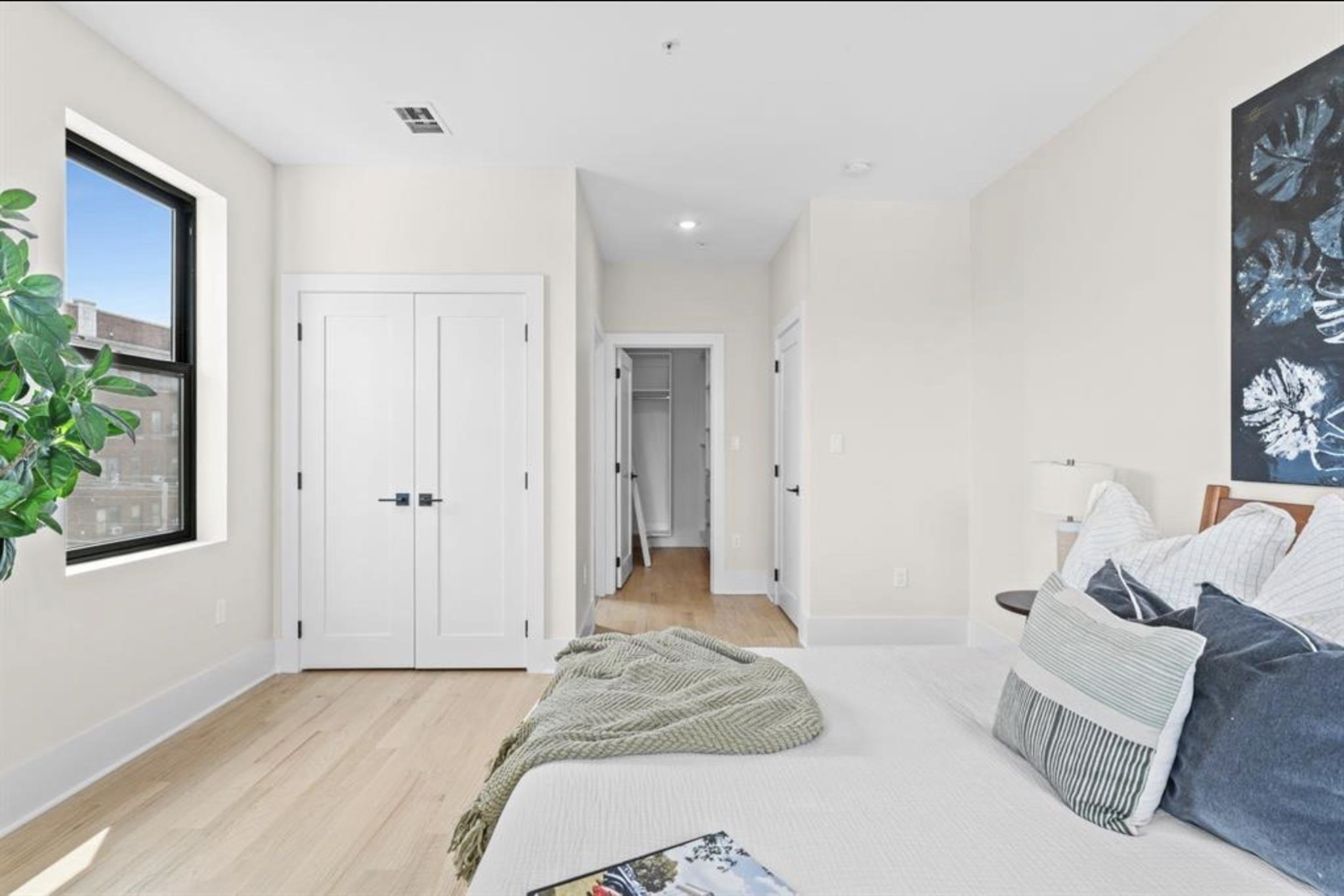 249 BERGEN AVE Unit: PENTHOUSE