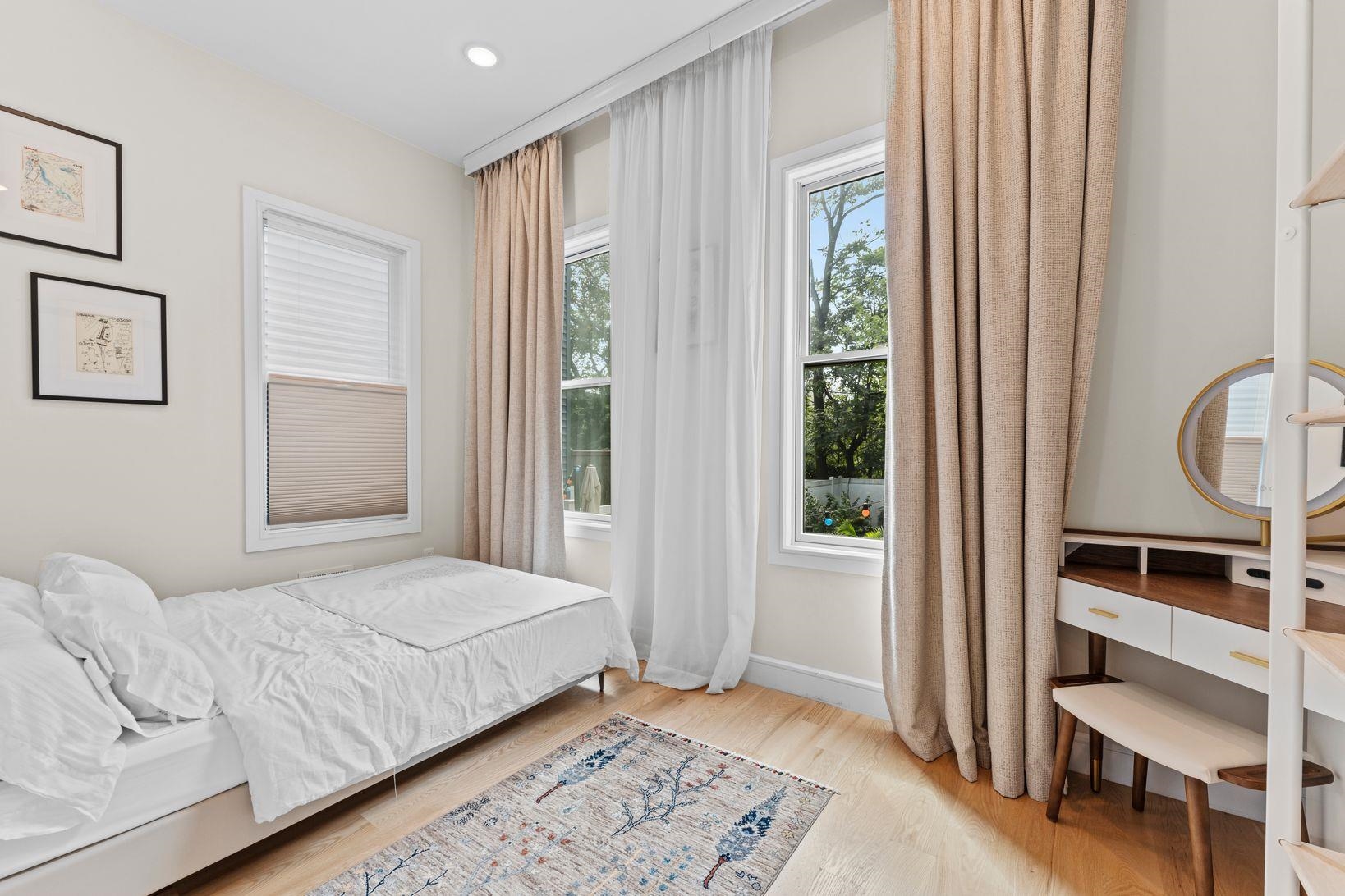 93 PEARSALL AVE Unit: 1-2