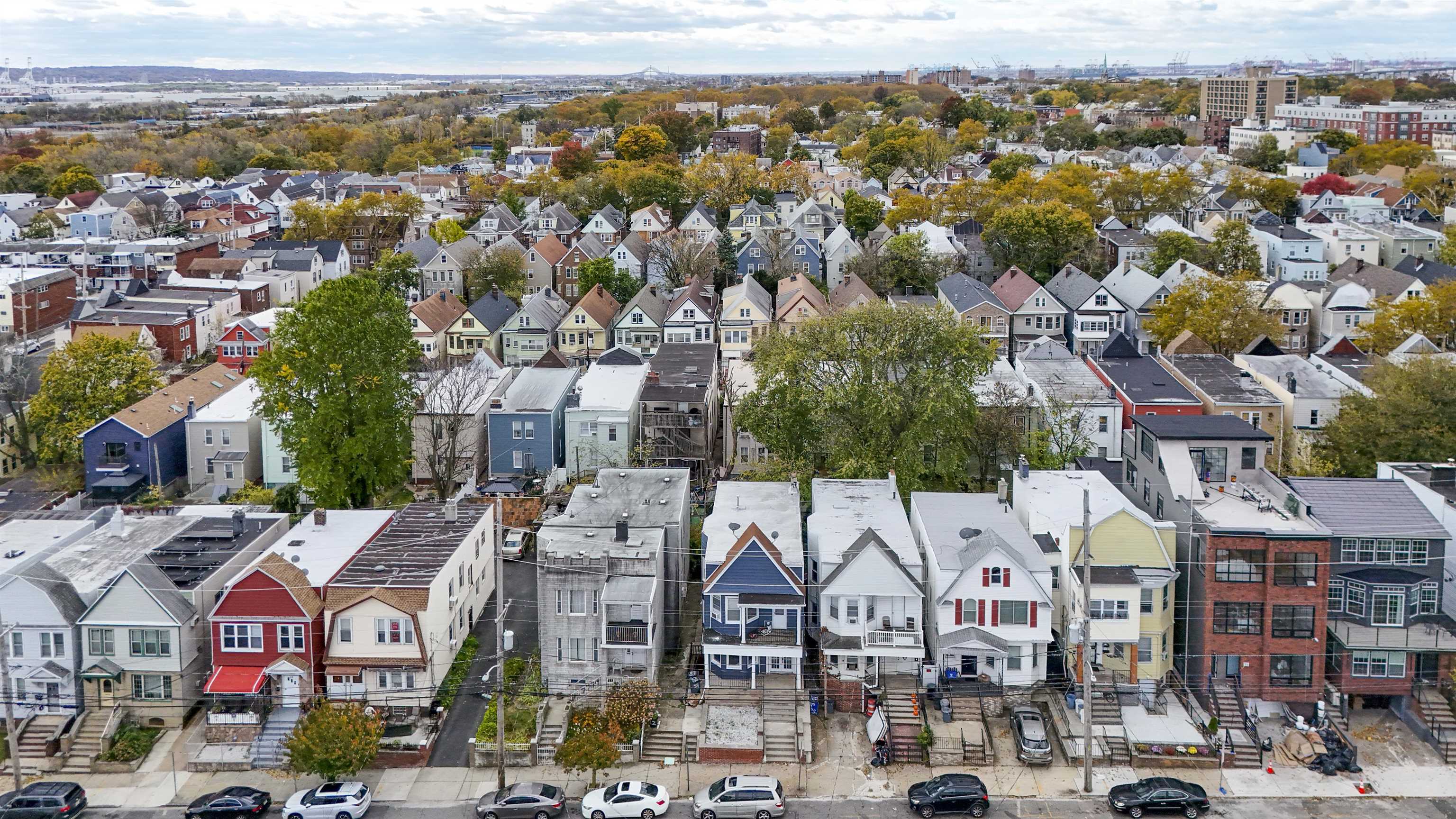 23 BAYVIEW AVE Unit: 1