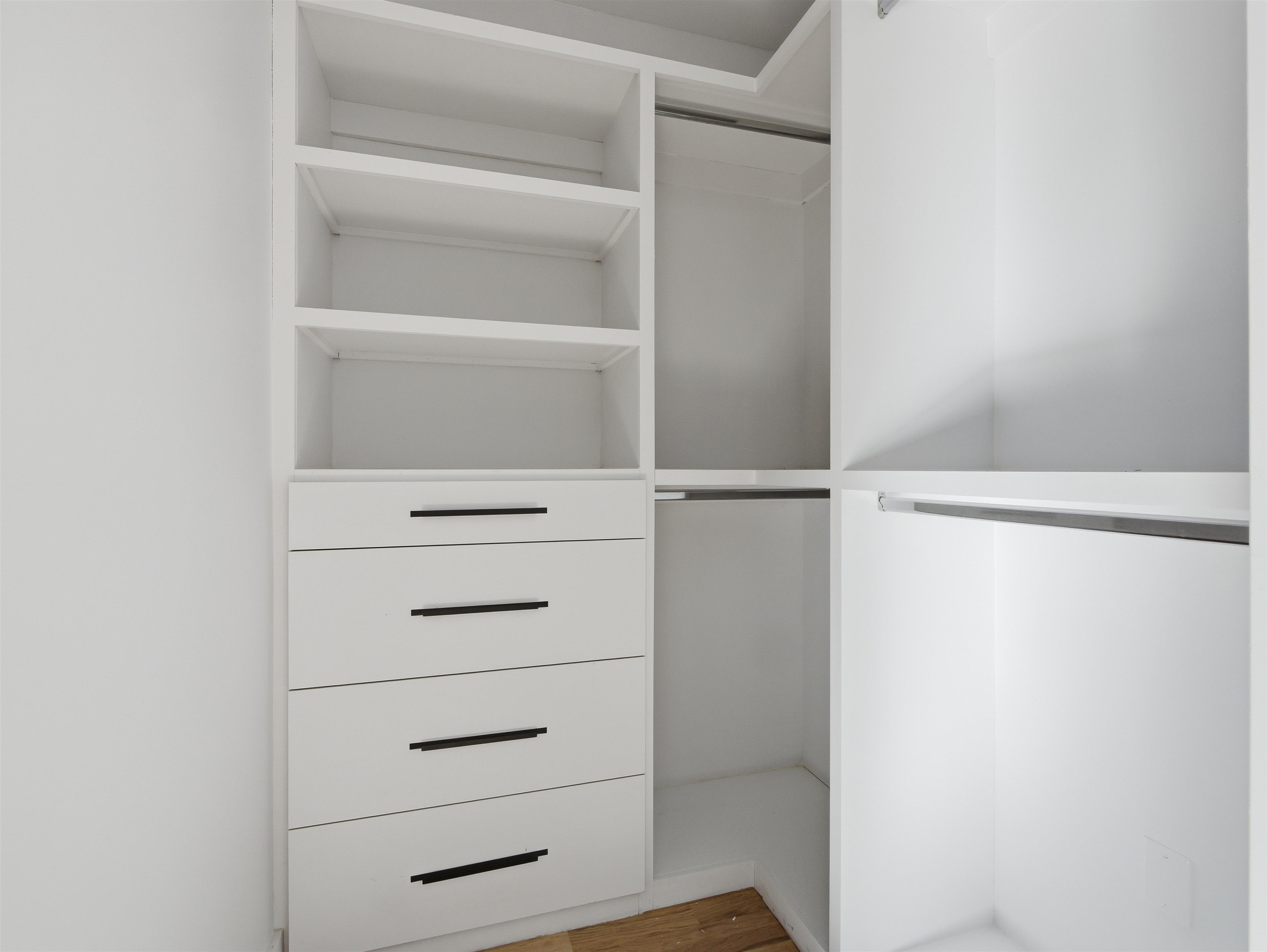 29 ARMSTRONG AVE Unit: 2L