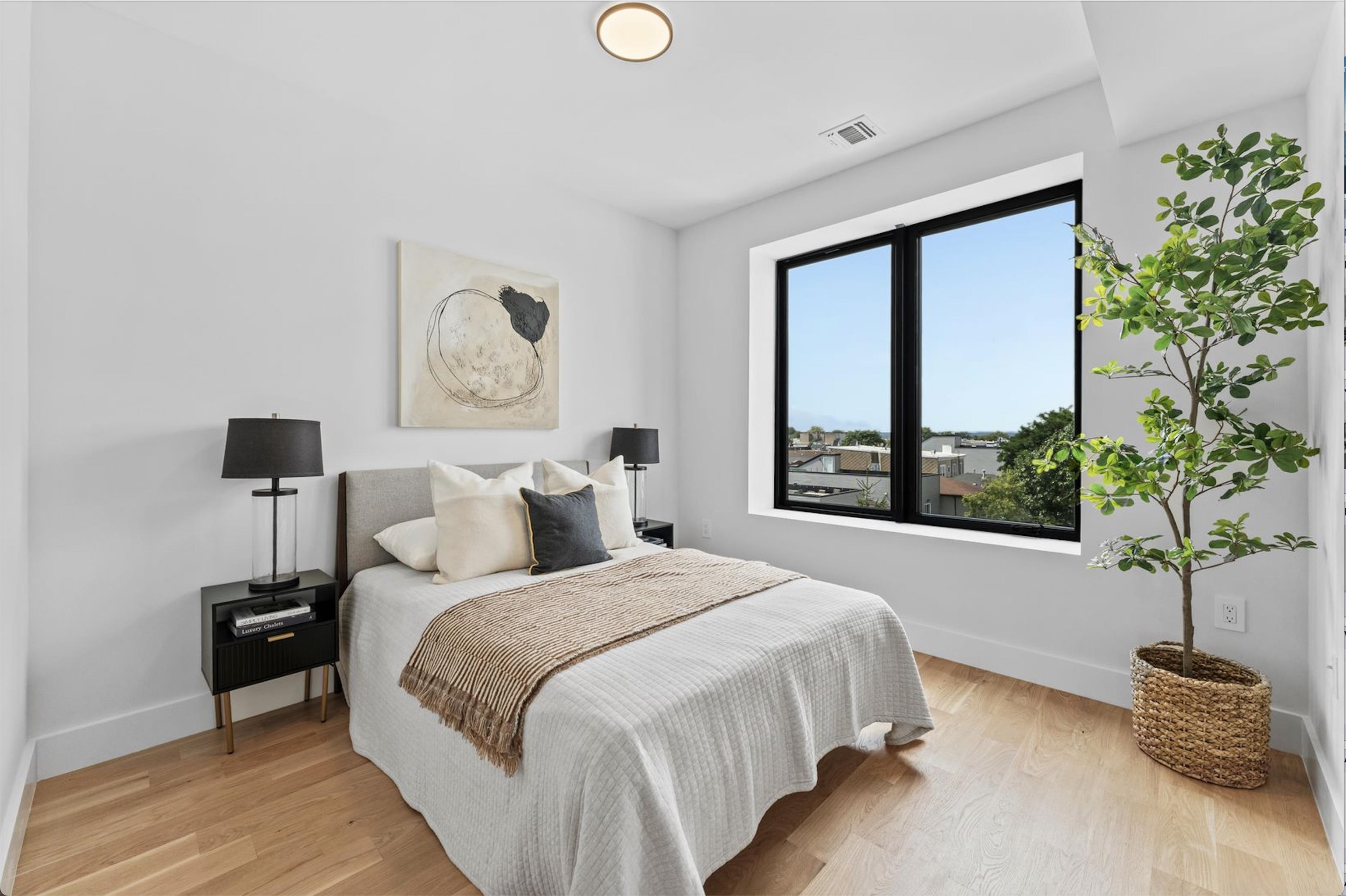 433 CENTRAL AVE Unit: Penthouse 5