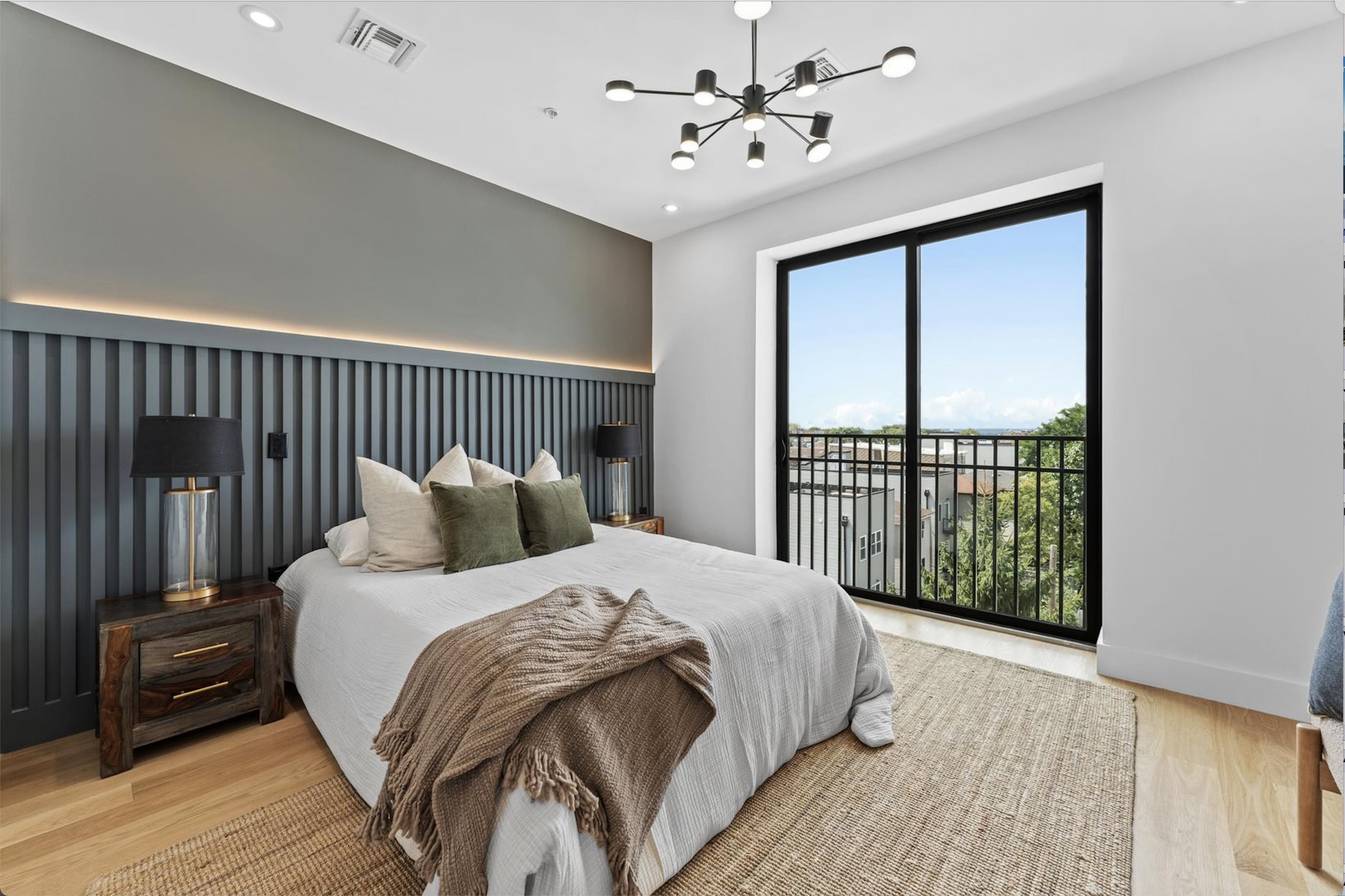 433 CENTRAL AVE Unit: Penthouse 5