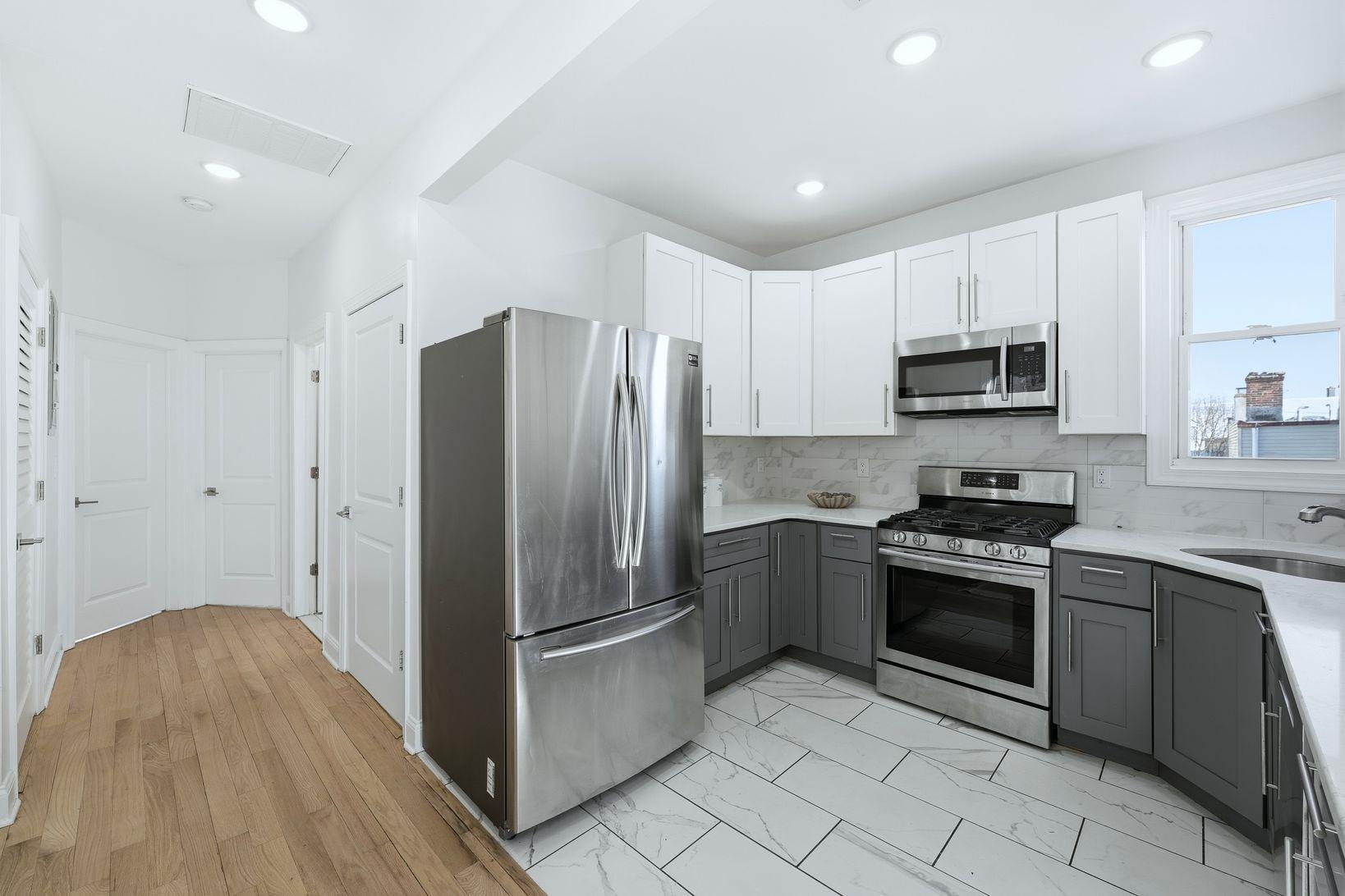 23 RANDOLPH AVE Unit: 2