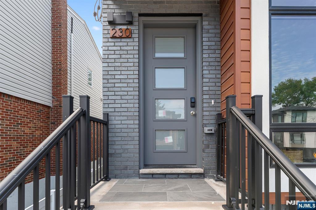 230 Grant Avenue Townhouse