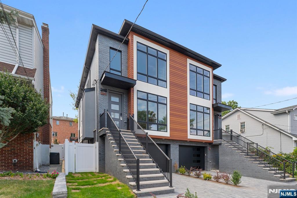 230 Grant Avenue Townhouse