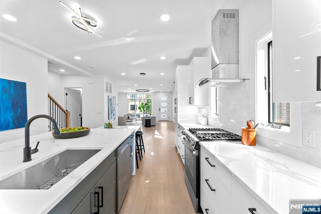 230 Grant Avenue Townhouse