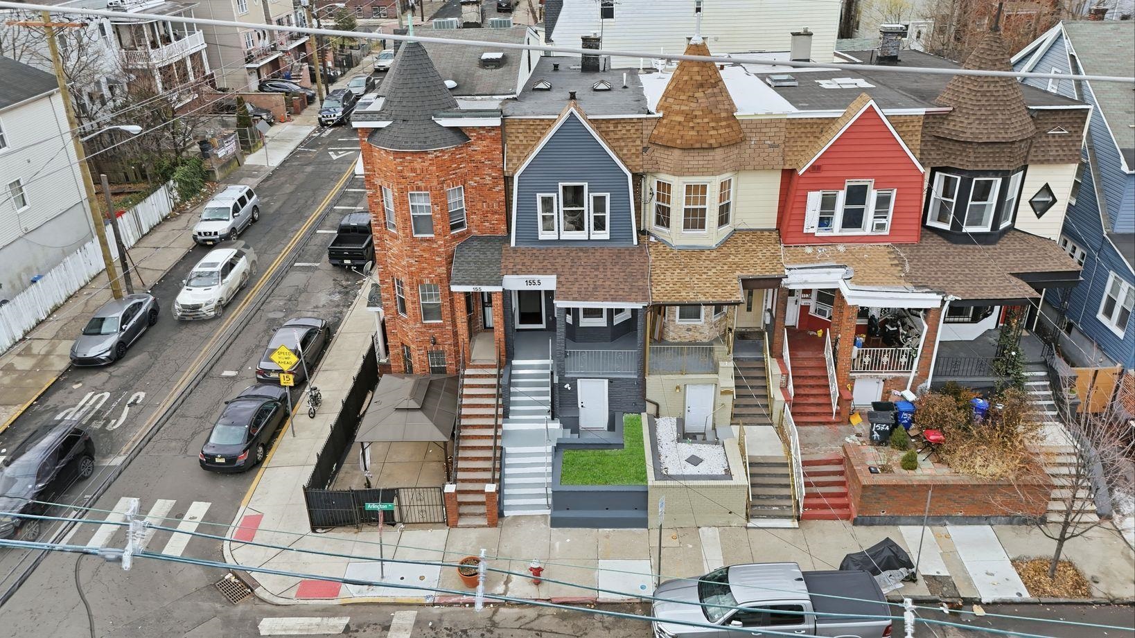 155 1/2 ARLINGTON AVE