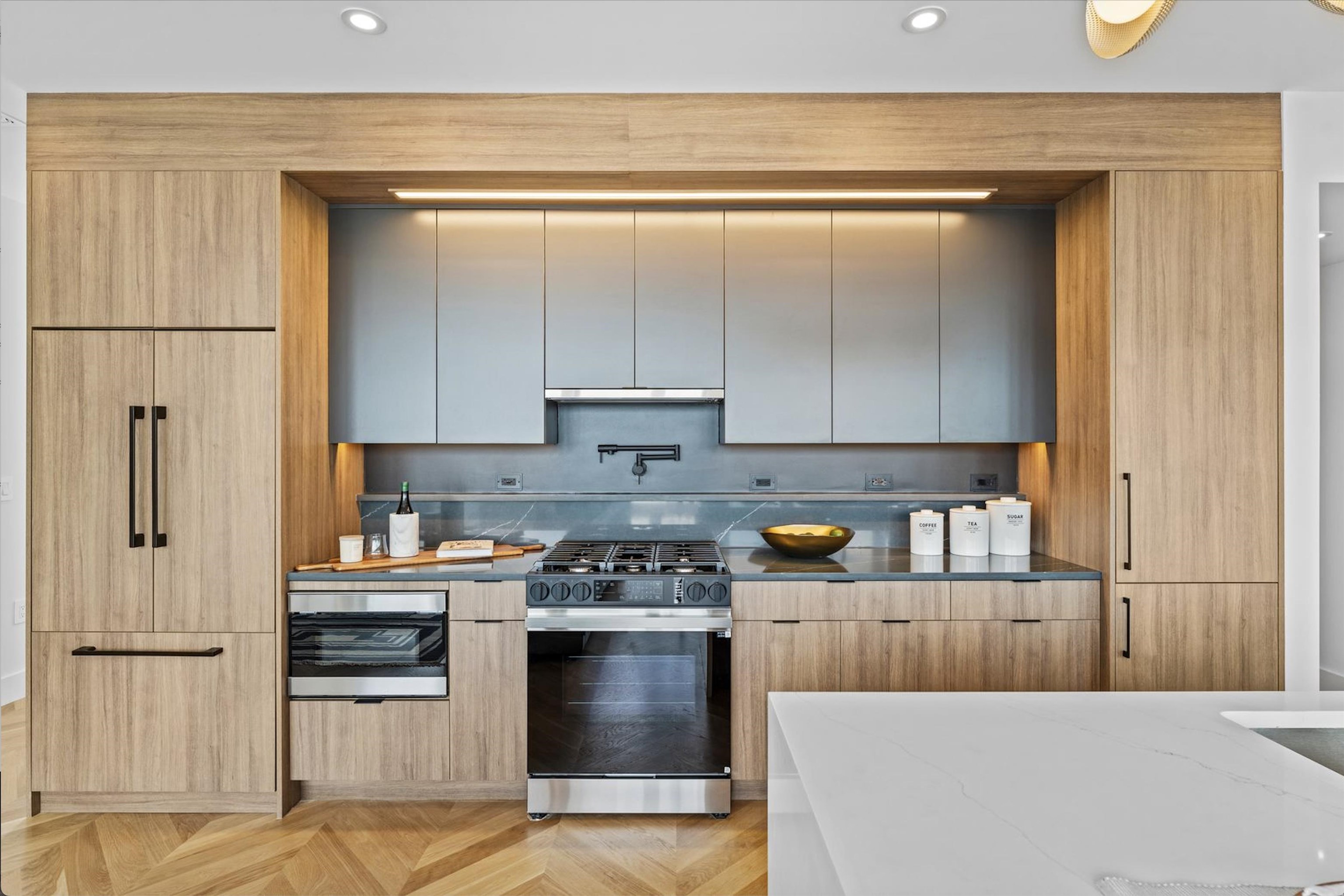 433 CENTRAL AVE Unit: Penthouse 4