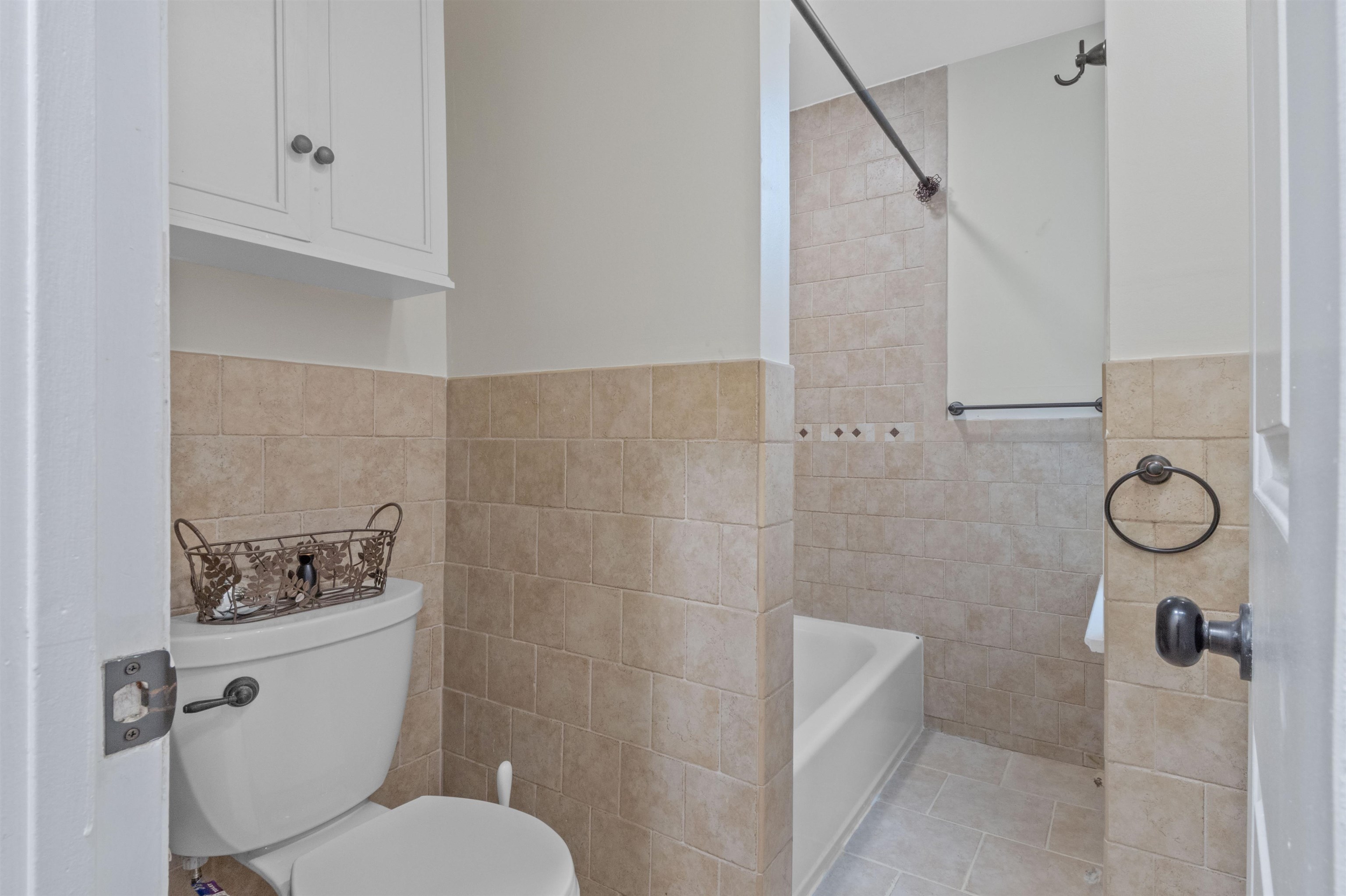 204 BEACON AVE Unit: 2