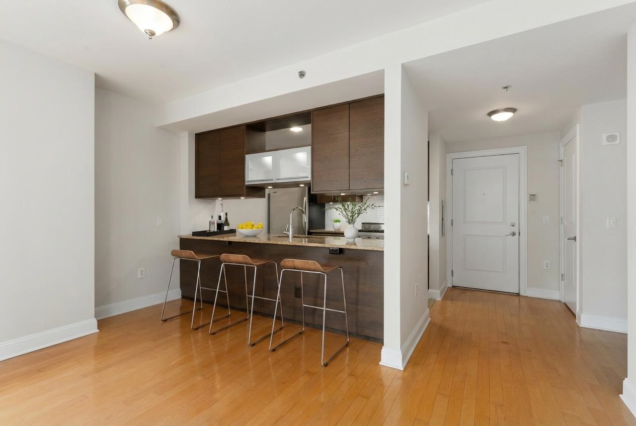 10 REGENT ST Unit: 506