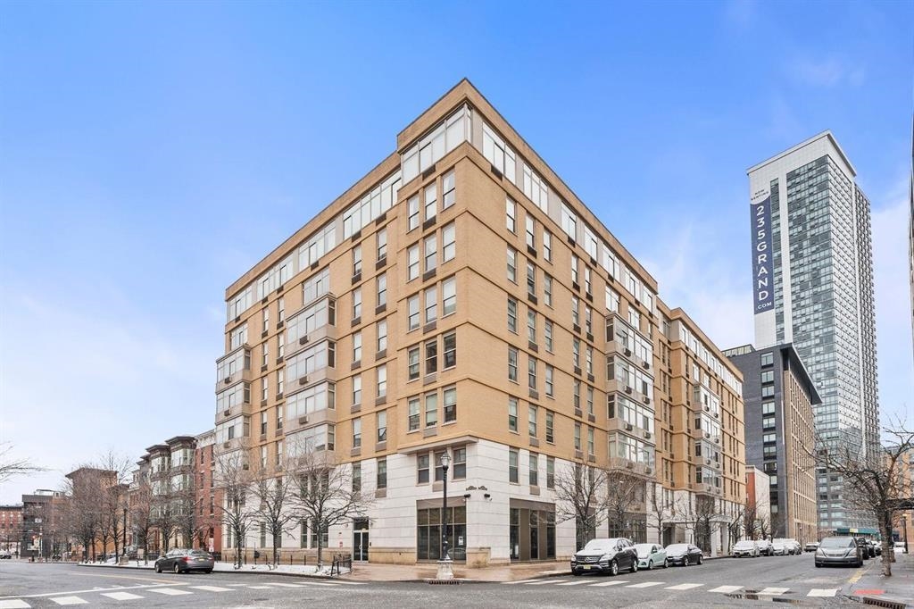 10 REGENT ST Unit: 506