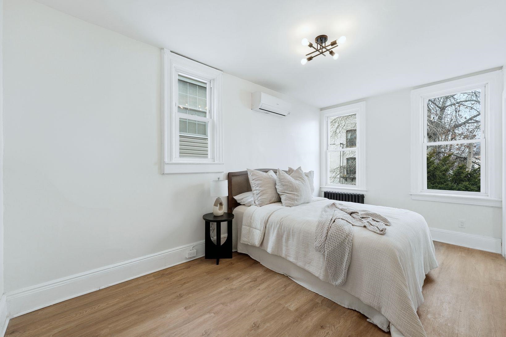 114 OAK ST