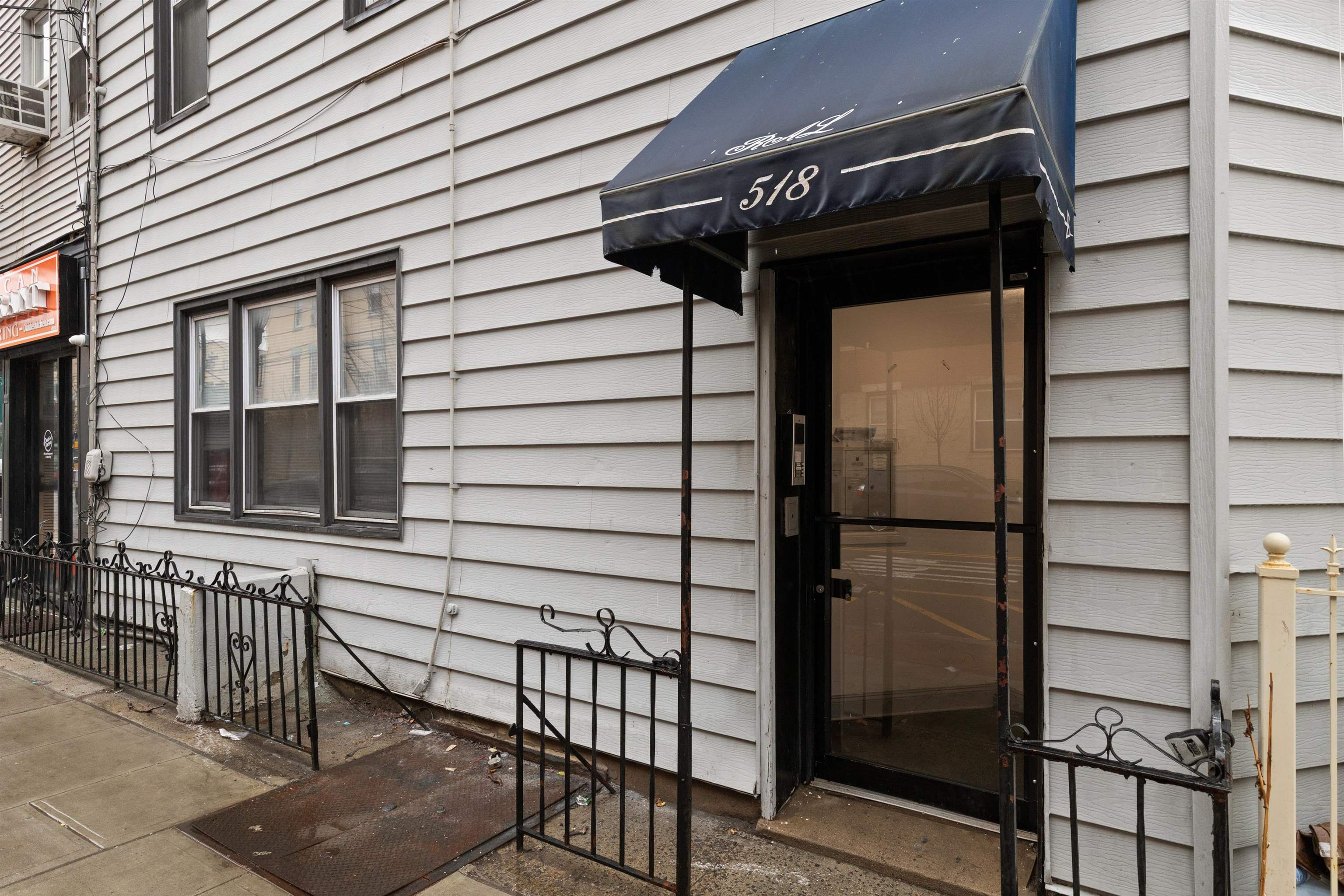 518 PATERSON PLANK RD