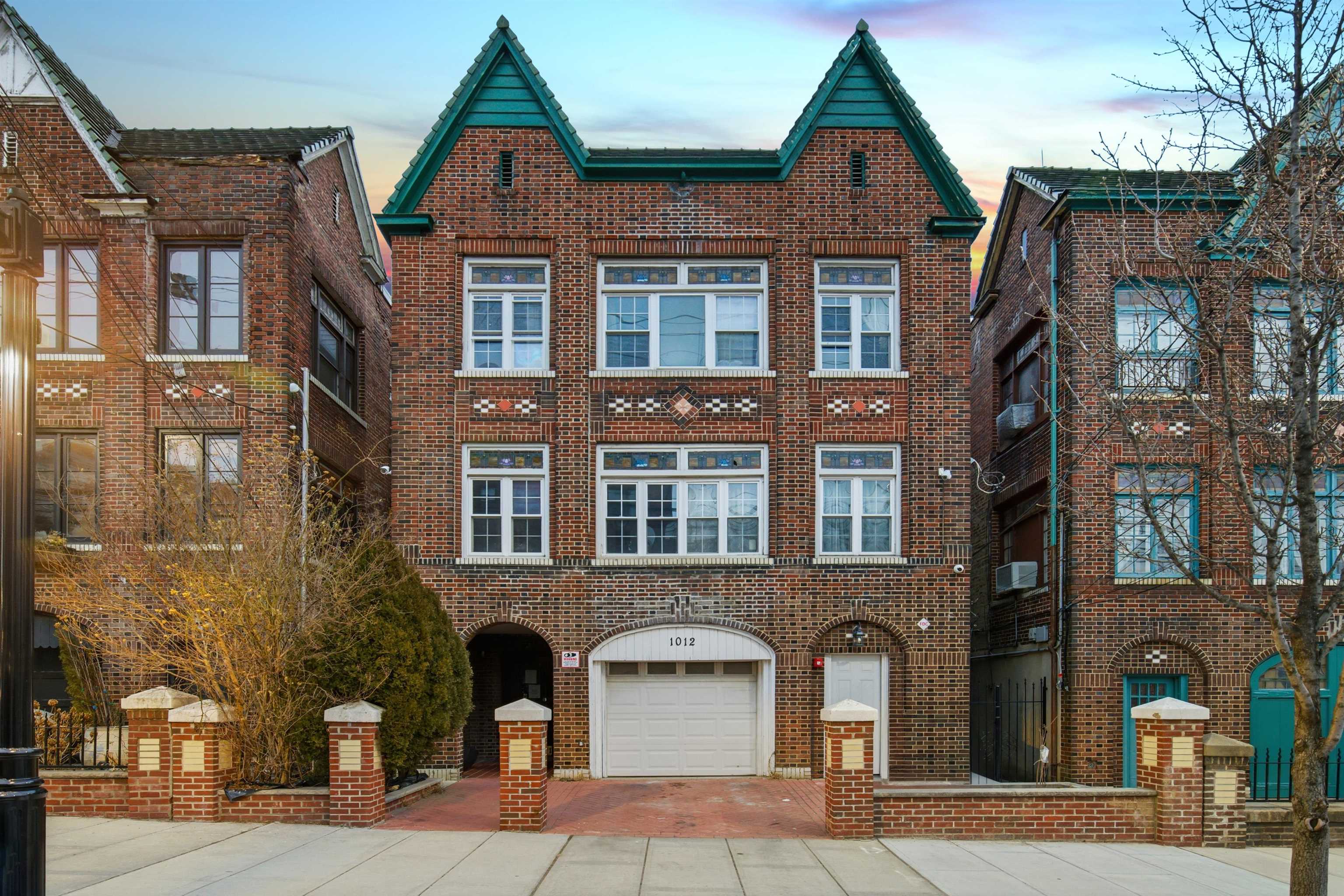 1012 PALISADE AVE Unit: 1