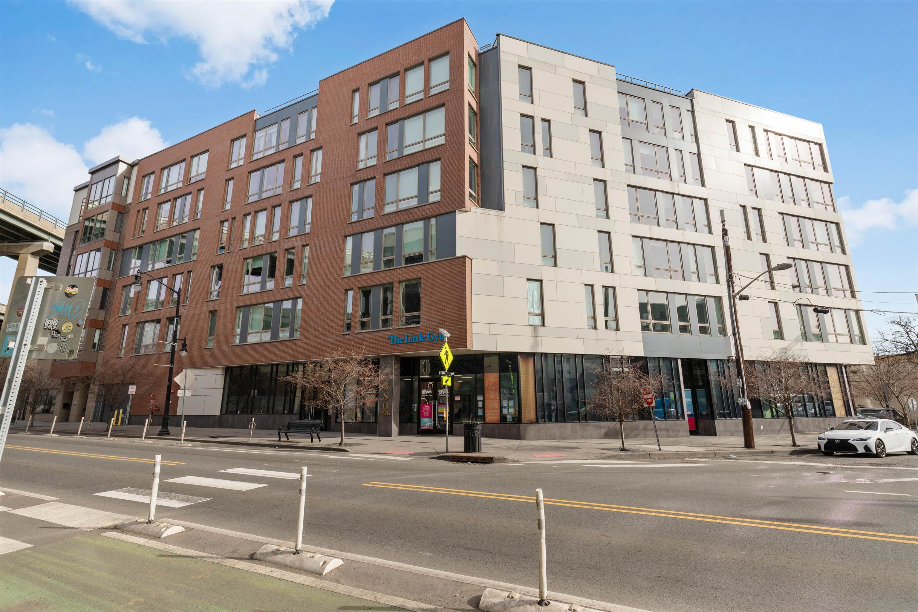 380 NEWARK AVE Unit: 601