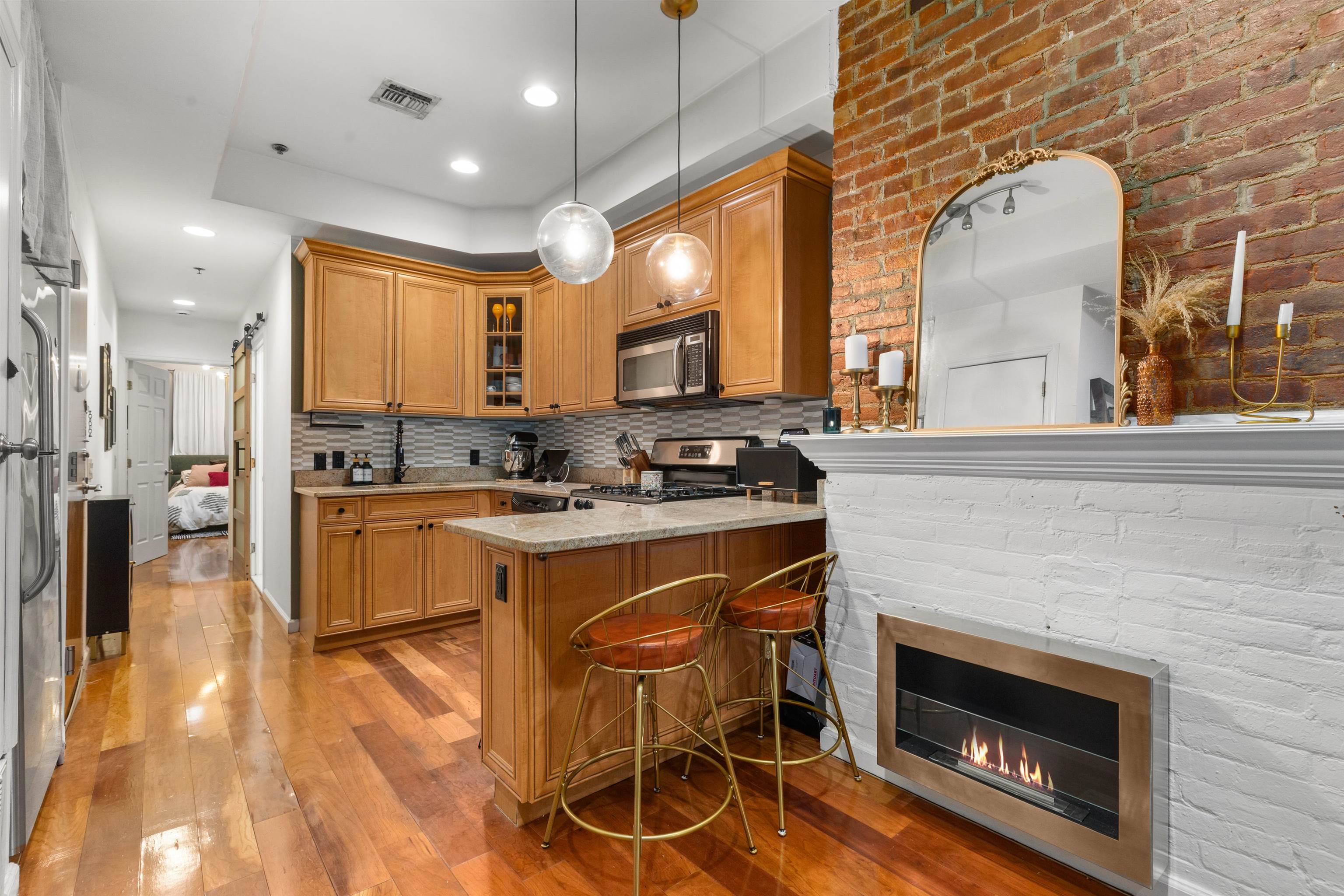 447 PAVONIA AVE Unit: 1L