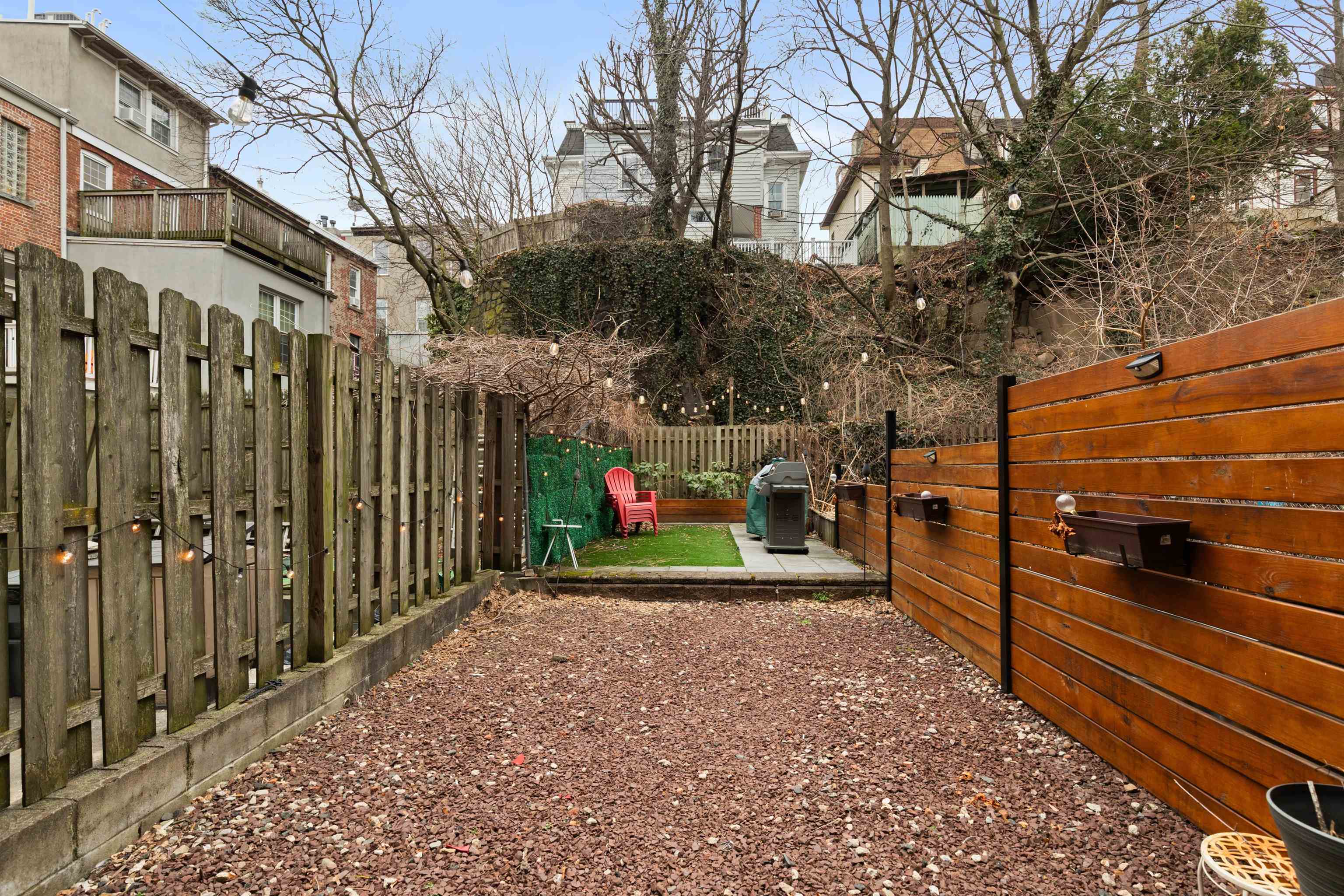 447 PAVONIA AVE Unit: 1L