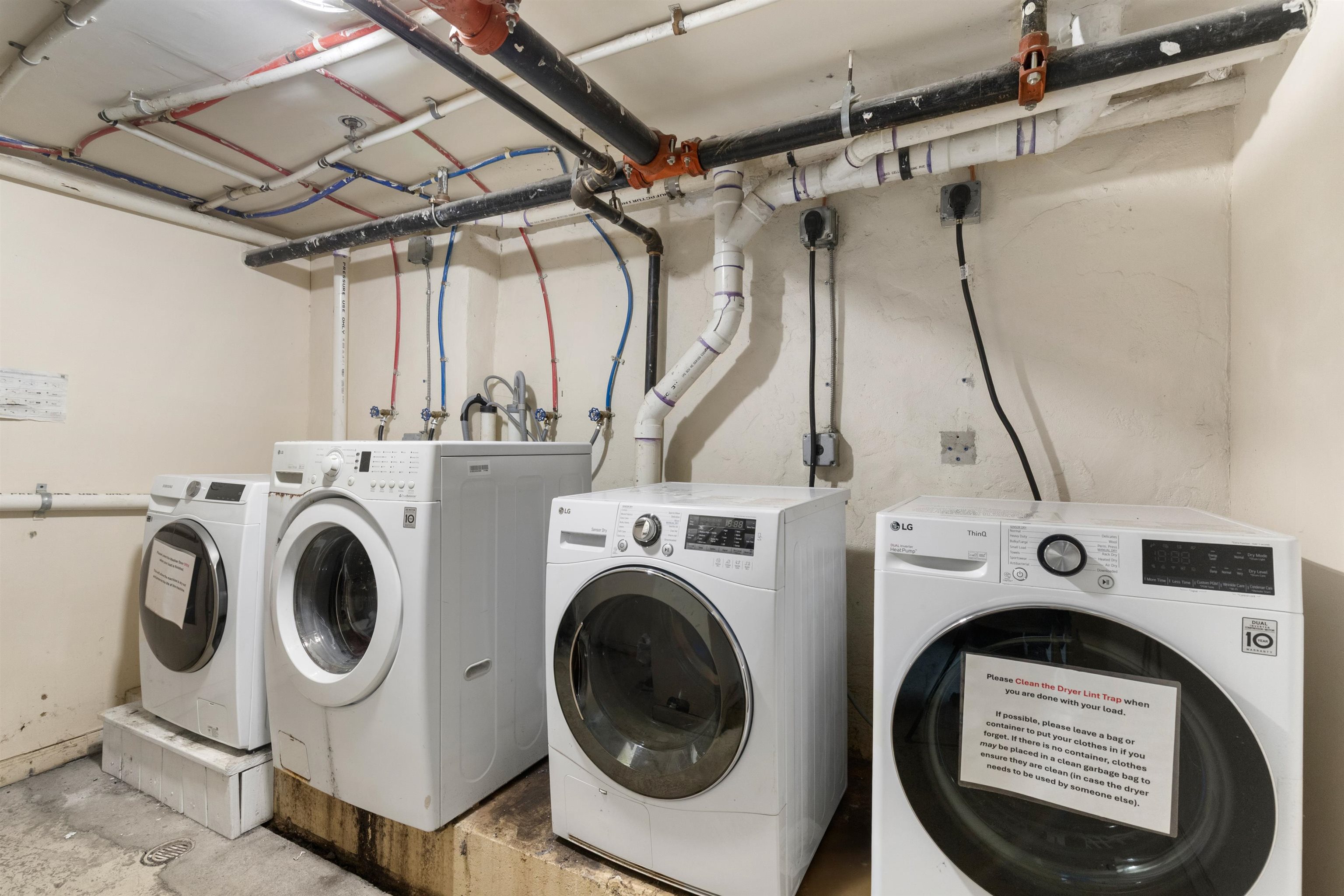 447 PAVONIA AVE Unit: 1L