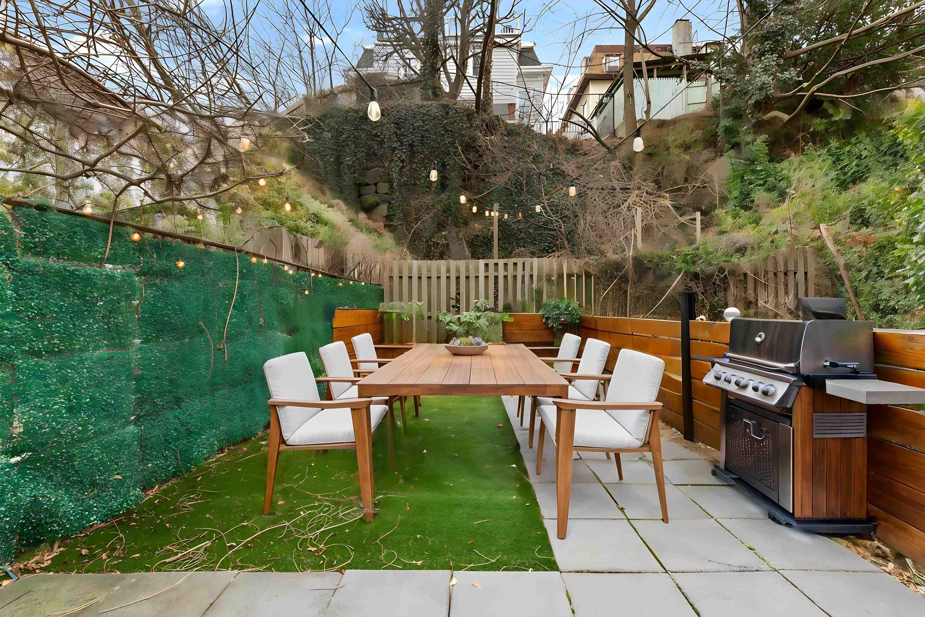 447 PAVONIA AVE Unit: 1L