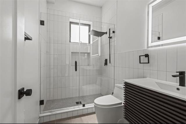 41 47TH ST Unit: 2