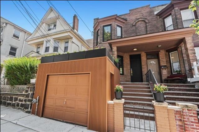 41 47TH ST Unit: 2