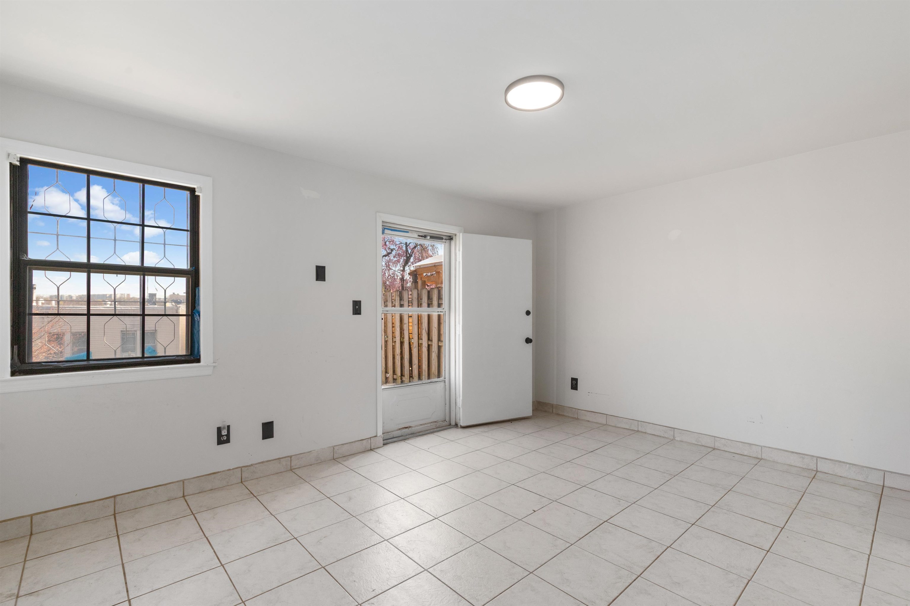 3624 LINCOLN TERRACE