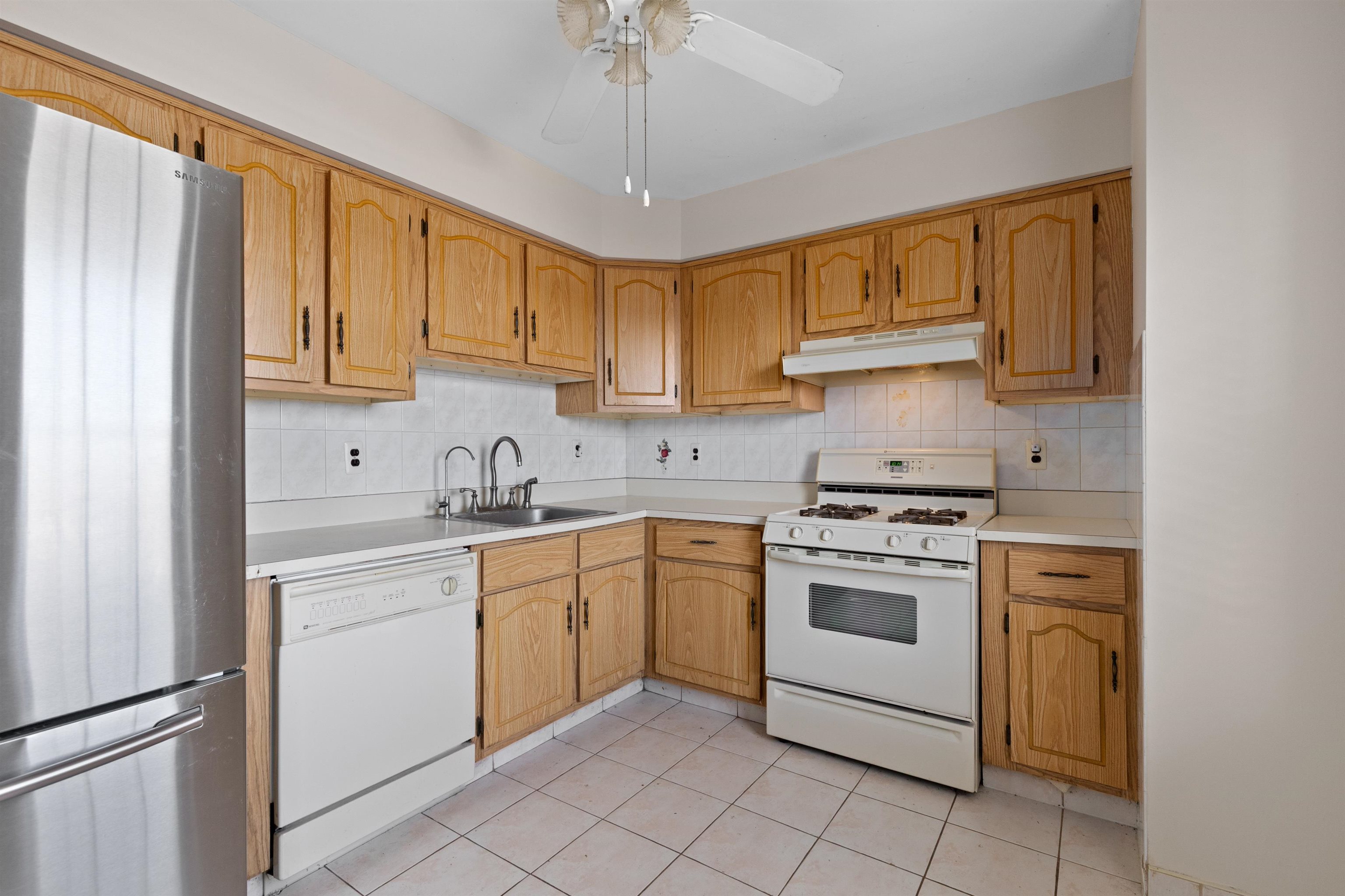 3624 LINCOLN TERRACE