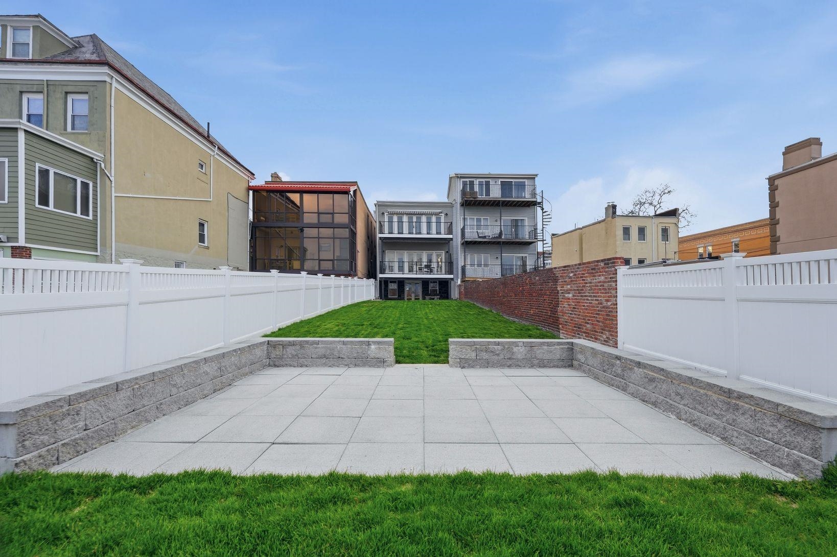 412 GREGORY AVE Unit: 1