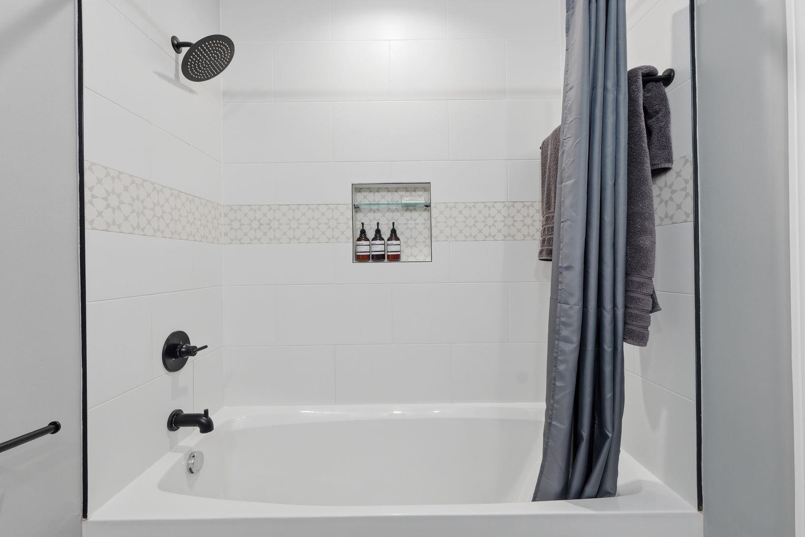 412 GREGORY AVE Unit: 1