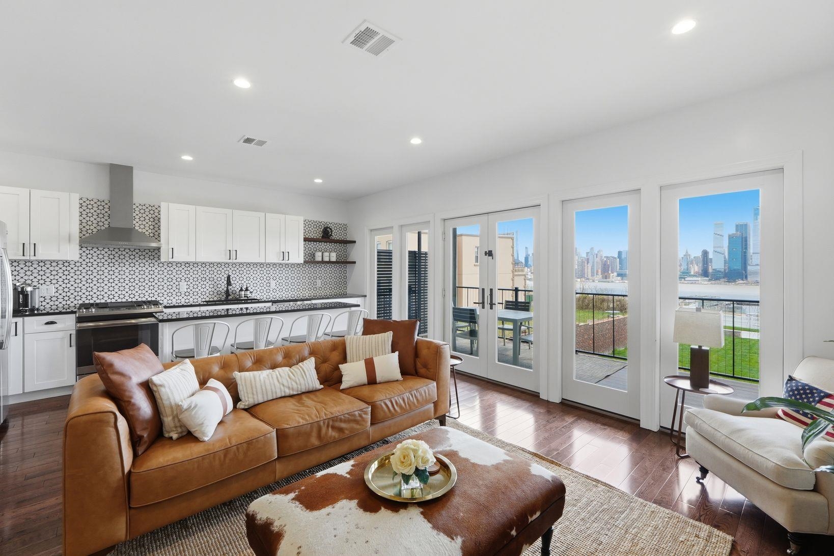 412 GREGORY AVE Unit: 1